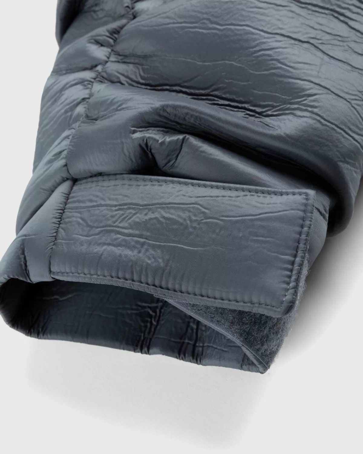 1800_x_highsnobiety_berlin_berlin_3_bomberjack_grijs_3.webp Bovenkleding^6PM 18.00 X Highsnobiety Berlin, Berlin 3 Bomberjack Grijs