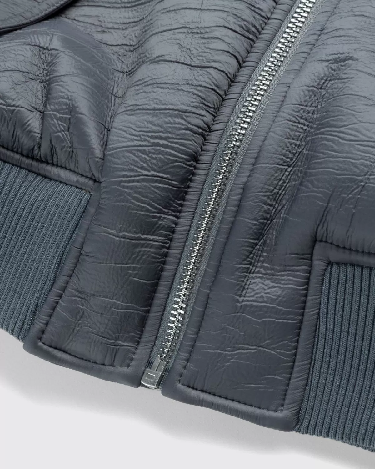 1800_x_highsnobiety_berlin_berlin_3_bomberjack_grijs_8.webp Bovenkleding^6PM 18.00 X Highsnobiety Berlin, Berlin 3 Bomberjack Grijs