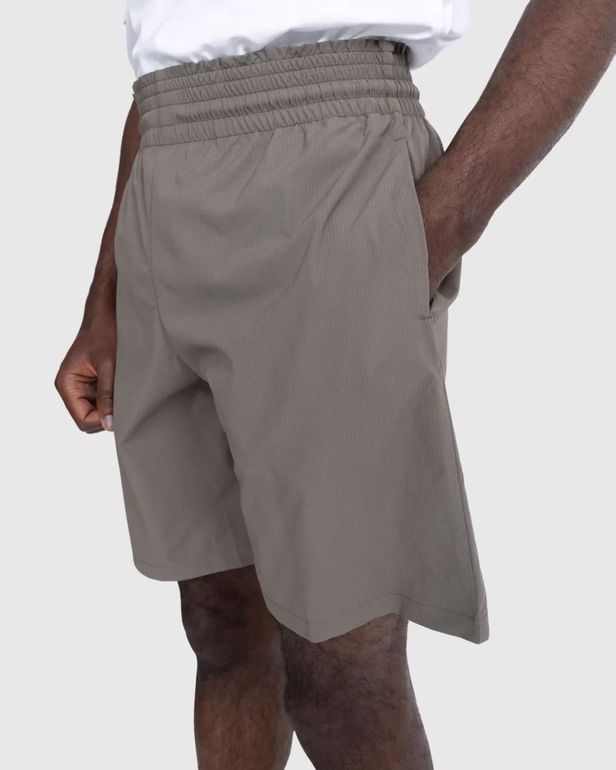 acne_studios_geborduurde_zwemshort_moddergrijs_5.webp Acne Studios Geborduurde Zwemshort Moddergrijs Best Sale