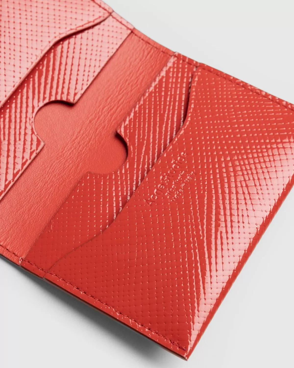 acne_studios_gevouwen_kaarthouder_rood_4.webp Acne Studios Gevouwen Kaarthouder Rood Discount