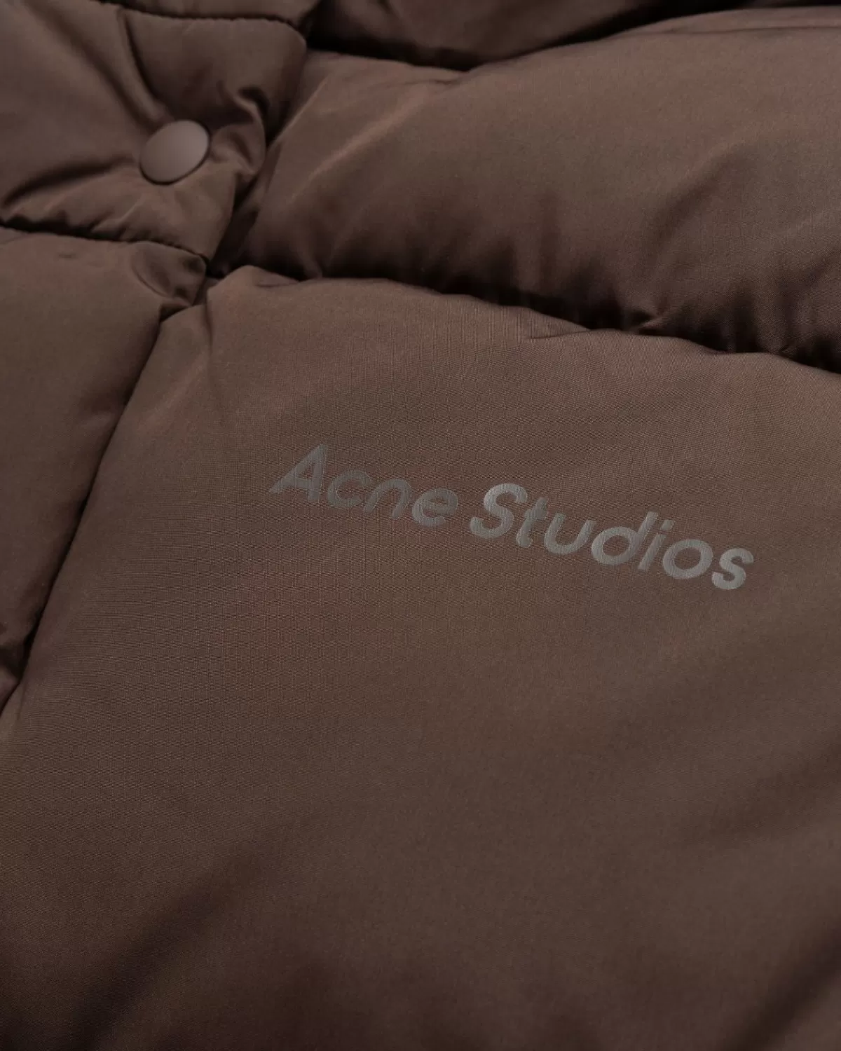 acne_studios_gewatteerd_jack_koffiebruin_2.webp Bovenkleding^Acne Studios Gewatteerd Jack Koffiebruin