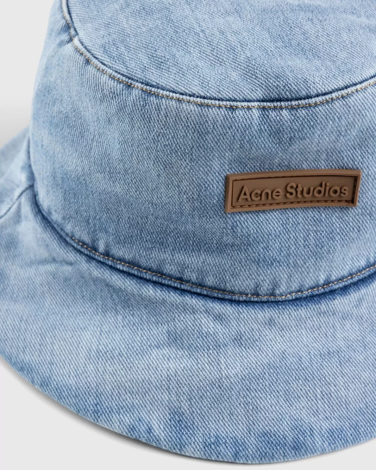 acne_studios_gewatteerde_denim_vissershoed_blauw_2.webp Acne Studios Gewatteerde Denim Vissershoed Blauw Flash Sale
