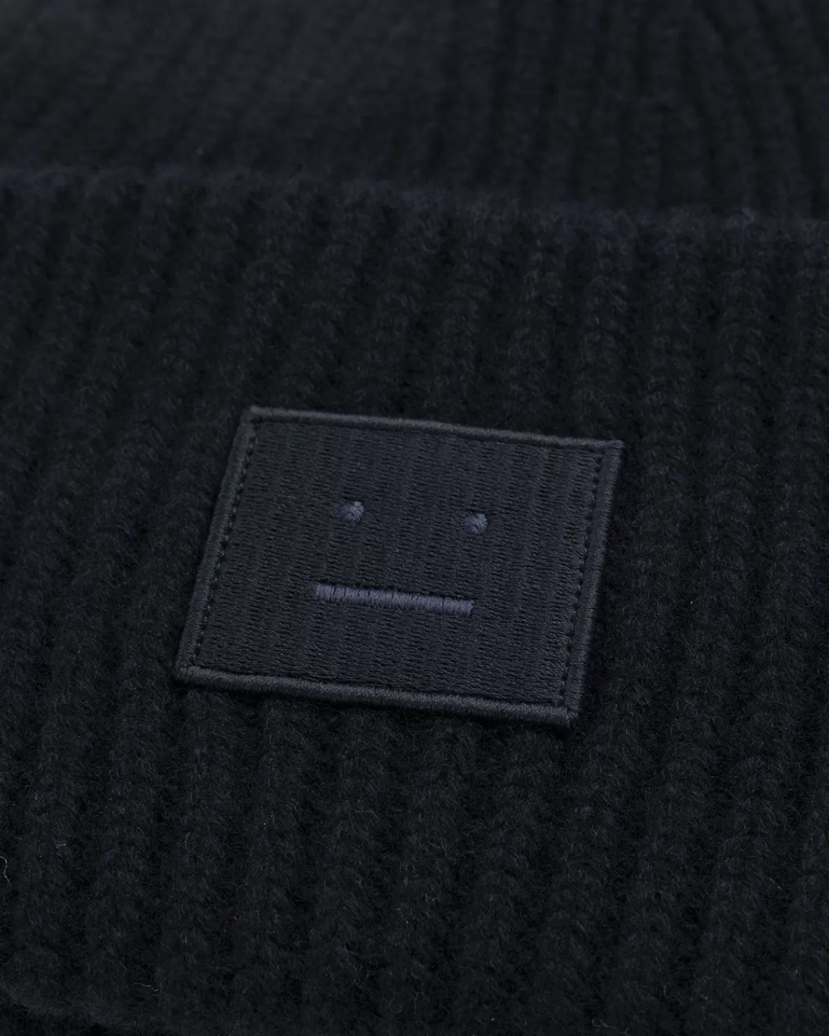 acne_studios_groot_gezicht_logo_muts_zwart_2.webp Acne Studios Groot Gezicht Logo Muts Zwart Best