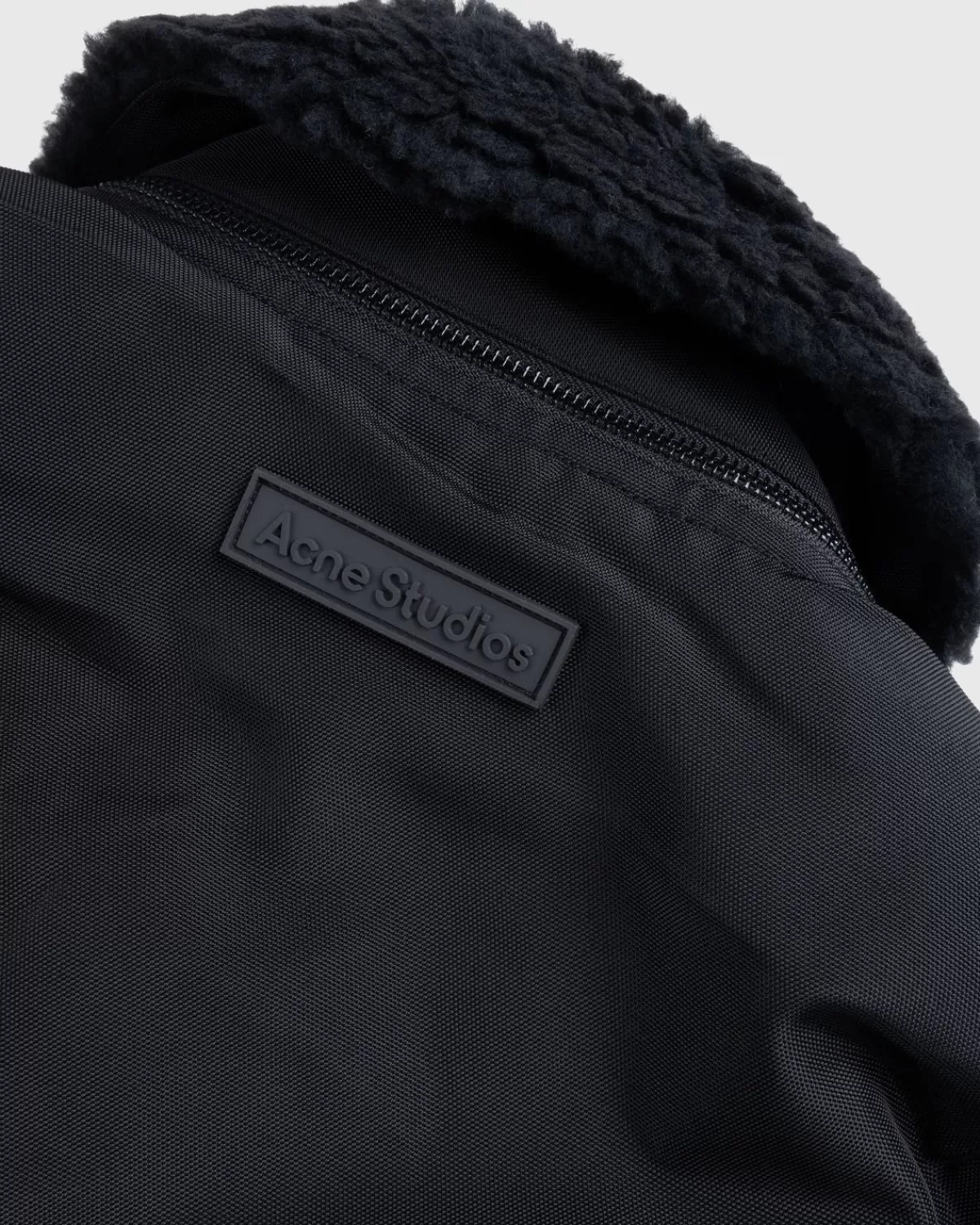 acne_studios_jack_met_schapenvacht_kraag_zwart_6.webp Bovenkleding^Acne Studios Jack Met Schapenvacht Kraag Zwart