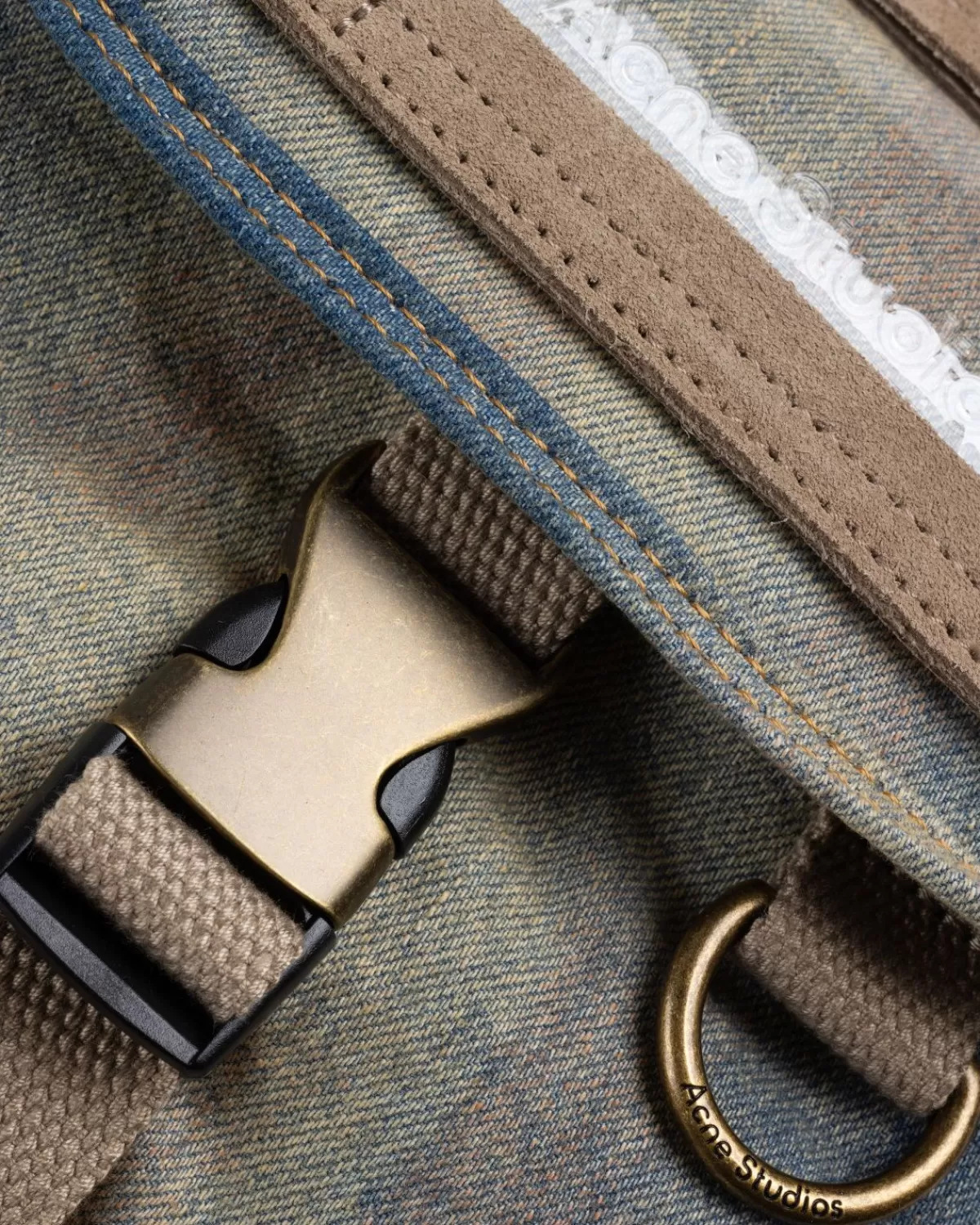 acne_studios_mini_messenger_bag_lichtblauwbeige_3.webp Acne Studios Mini Messenger Bag Lichtblauw/Beige Cheap