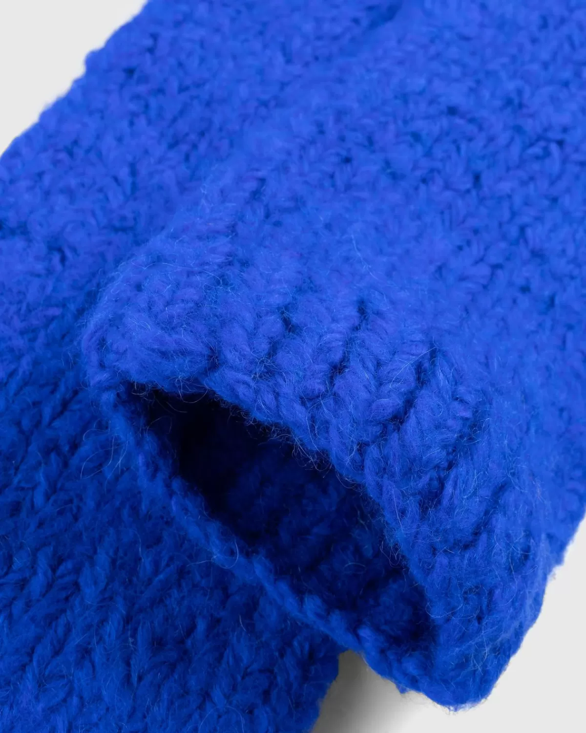 acne_studios_sjaal_met_mouwen_van_alpacamix_diepblauw_3.webp Acne Studios Sjaal Met Mouwen Van Alpacamix Diepblauw New