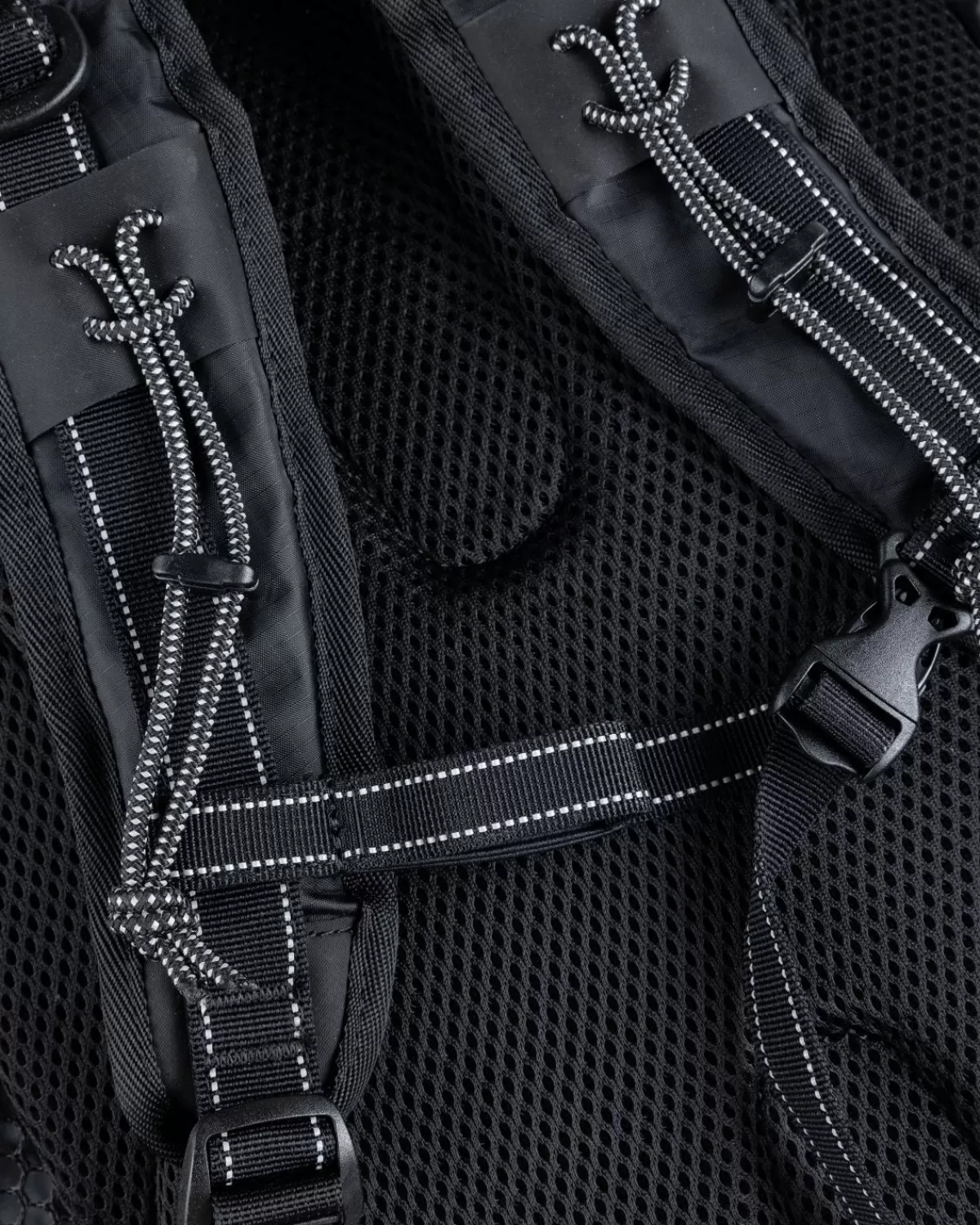 and_wander_ecopak_30lrugzak_zwart_6.webp And Wander Ecopak 30L-Rugzak Zwart Best Sale