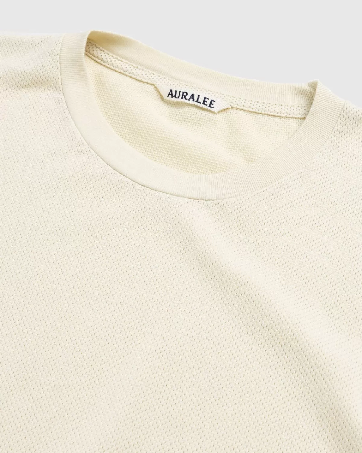 auralee_katoen_mesh_geverfd_tshirt_ivoor_6.webp Auralee Katoen Mesh Geverfd T-Shirt Ivoor Fashion