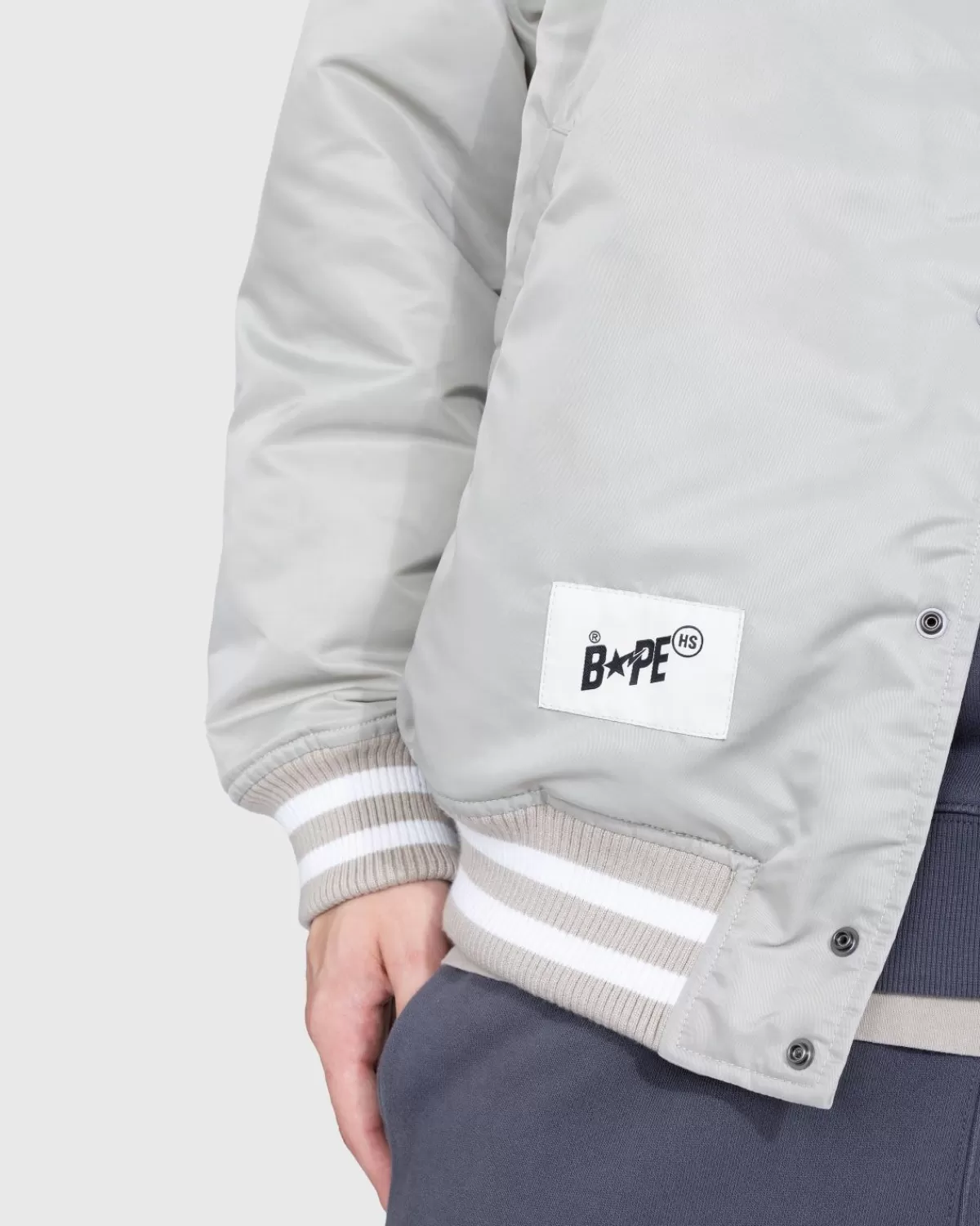 bape_x_highsnobiety_varsityjack_ivoor_5.webp Bovenkleding^BAPE X Highsnobiety Varsityjack Ivoor