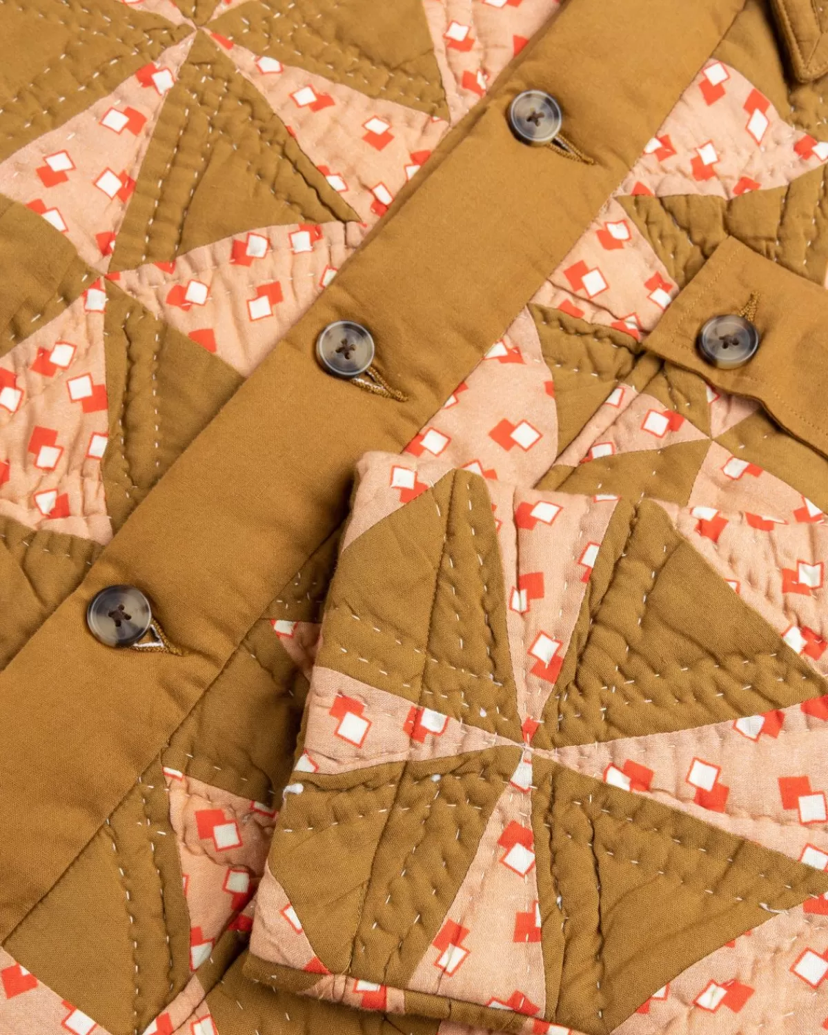 bode_caleidoscoopquiltjas_6.webp Bovenkleding^Bode Caleidoscoop-Quiltjas