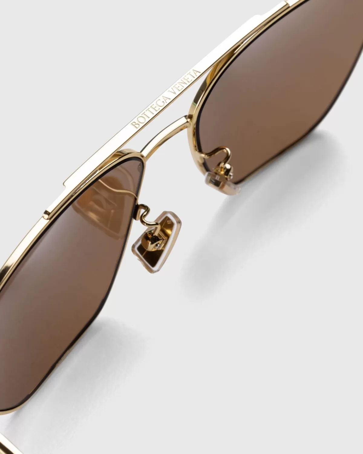 bottega_veneta_pilotenzonnebril_met_vierkant_frame_goud_5.webp Bottega Veneta Pilotenzonnebril Met Vierkant Frame, Goud Hot