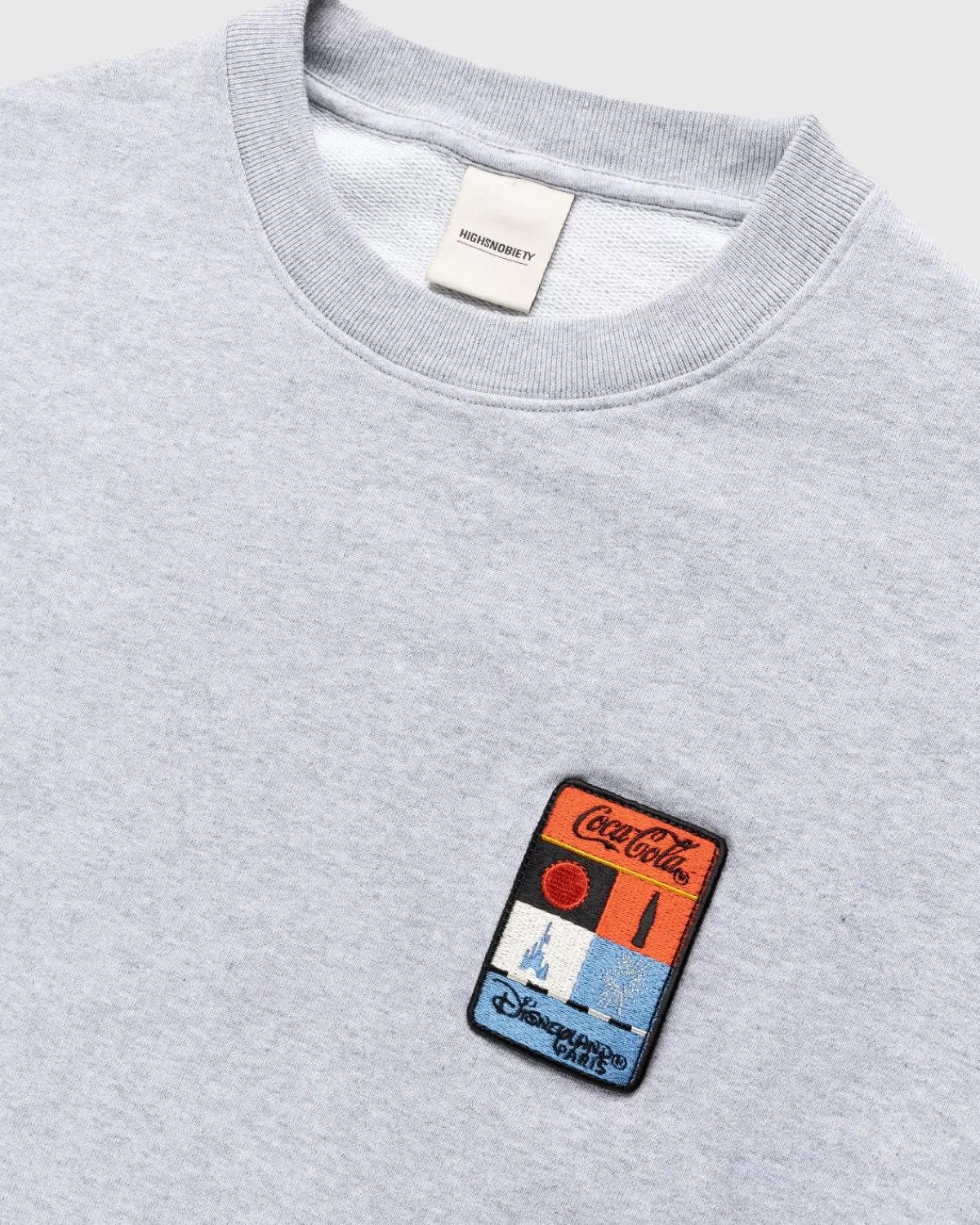 Coca-Cola X Disneyland Parijs Not In Paris 4 Klassiek Parijs Crewneck Grijs Sale
