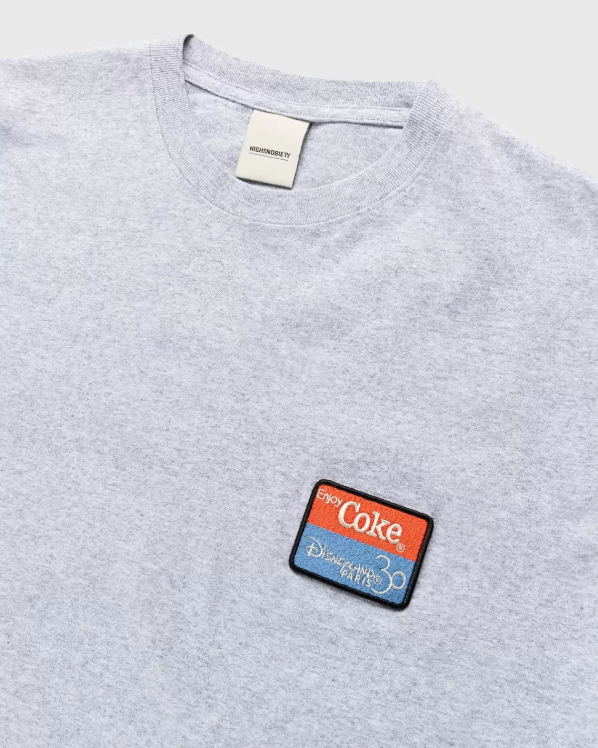 Coca-Cola X Disneyland Paris Not In Paris 4 Klassiek Parijs T-Shirt Grijs Store