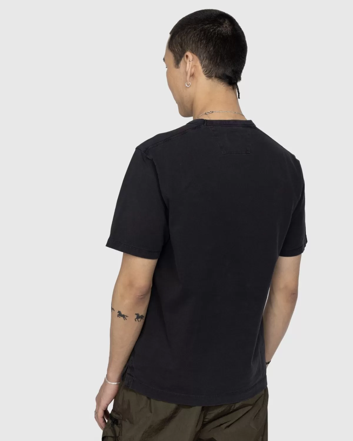 cp_company_1020_jersey_logo_tshirt_zwart_2.webp C.P. Company Cp Company 1020 Jersey Logo T-Shirt Zwart Flash Sale