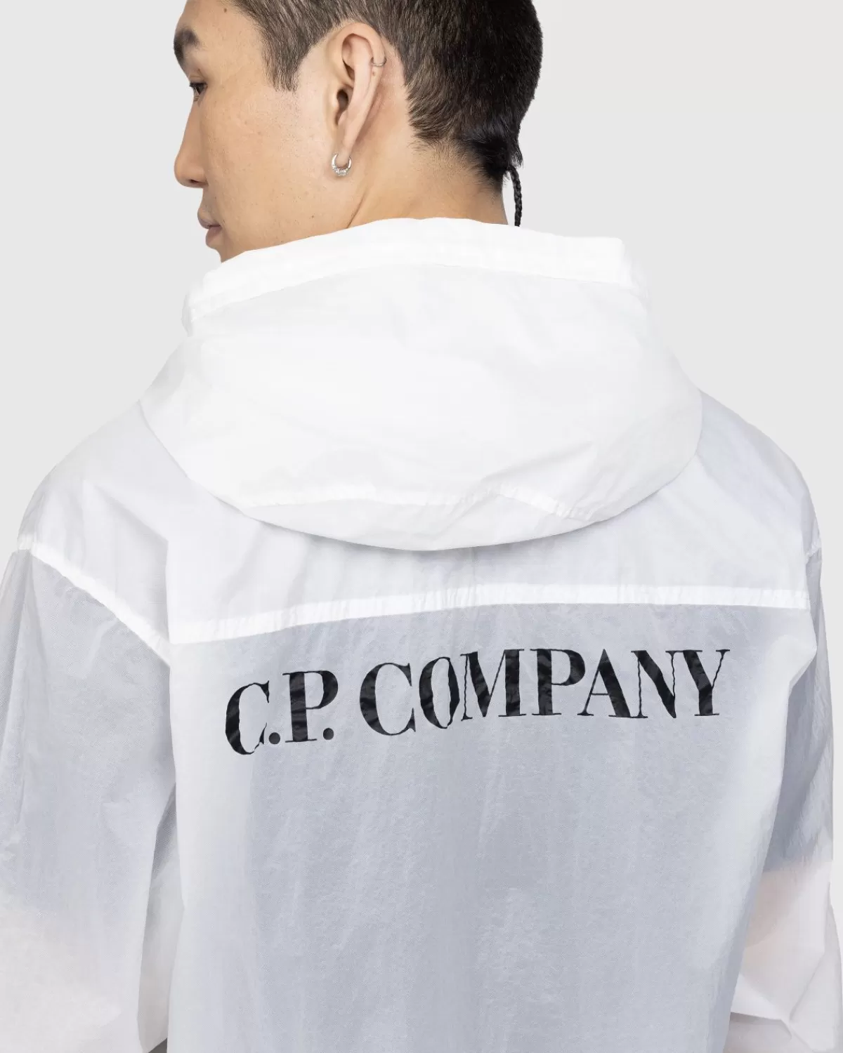 cp_company__licht_microweave_gelamineerd_jack_met_capuchon_gaaswit_1.webp Bovenkleding^C.P. Company Cp Company - Licht Microweave Gelamineerd Jack Met Capuchon, Gaaswit