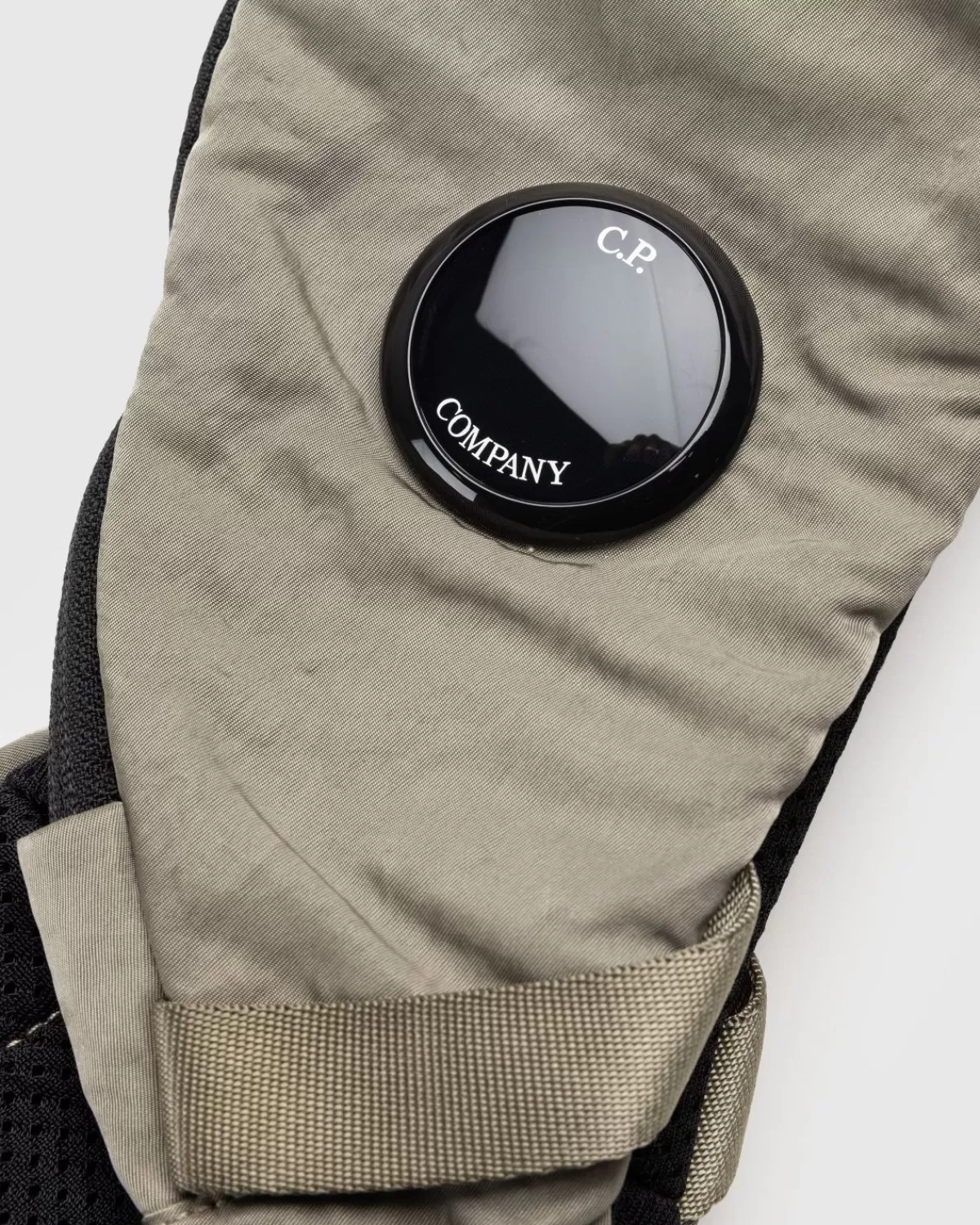 cp_company__nylon_b_crossbodyrugzak_zilver_salie_8.webp C.P. Company Cp Company - Nylon B Crossbody-Rugzak Zilver Salie Hot