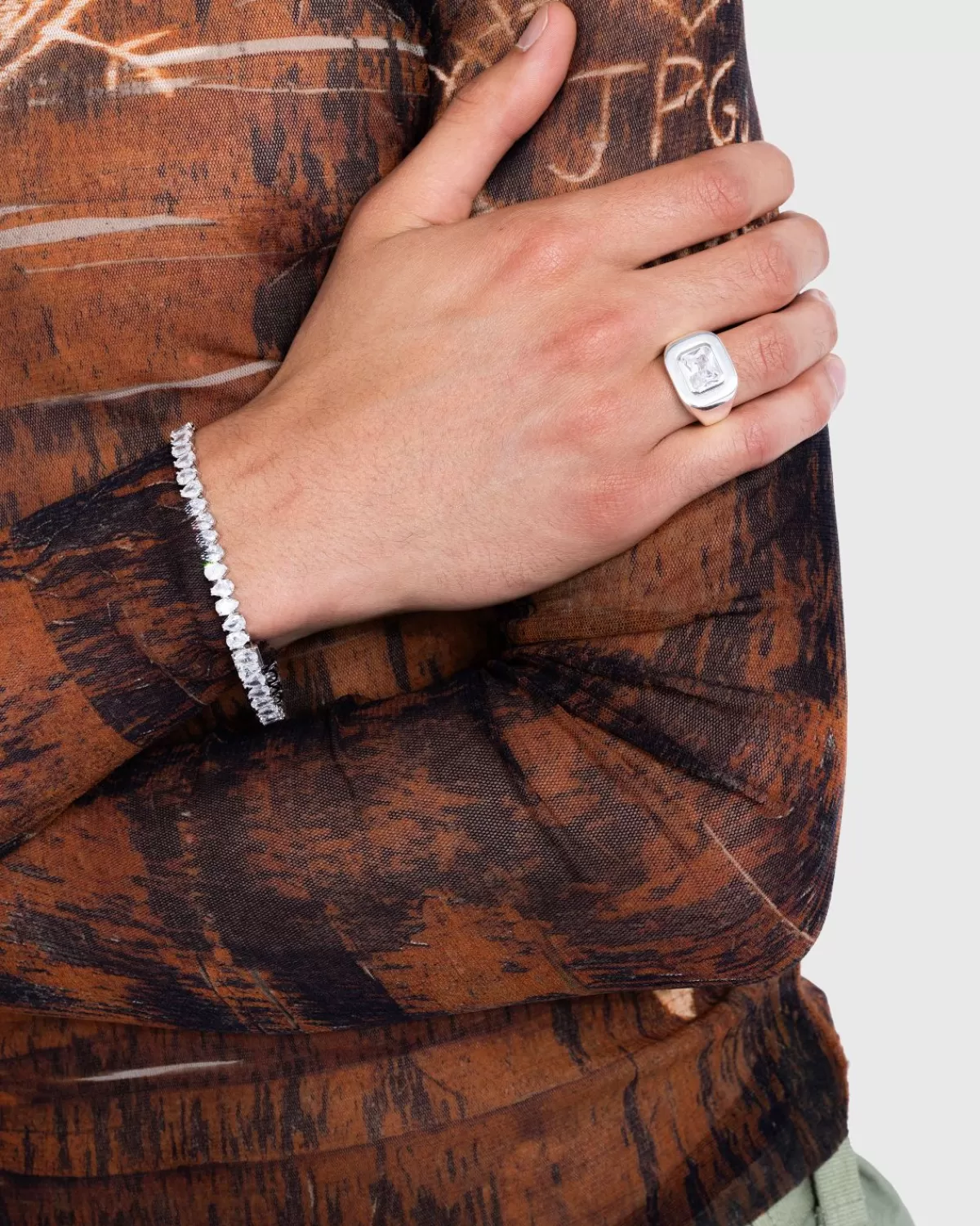 hatton_labs_smaragd_geslepen_zegelring_zilverwit_5.webp Hatton Labs Smaragd Geslepen Zegelring Zilver/Wit Flash Sale