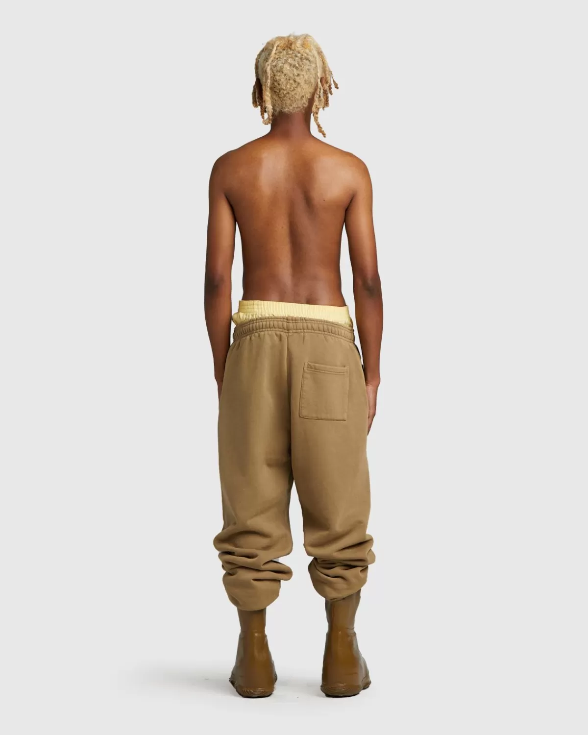 hele_studios_zware_zweetkurk_1.webp Broek^Entire Studios Hele Studio'S Zware Zweetkurk