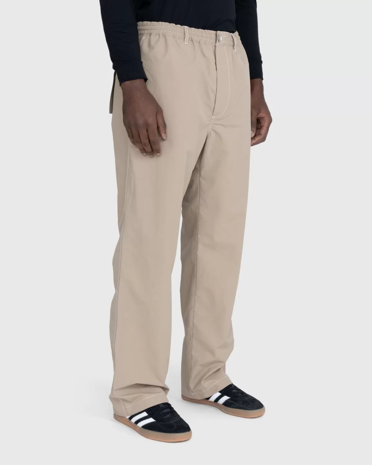 highsnobiety_contraststeekbroek_beige_3.webp Broek^Highsnobiety Contraststeekbroek Beige