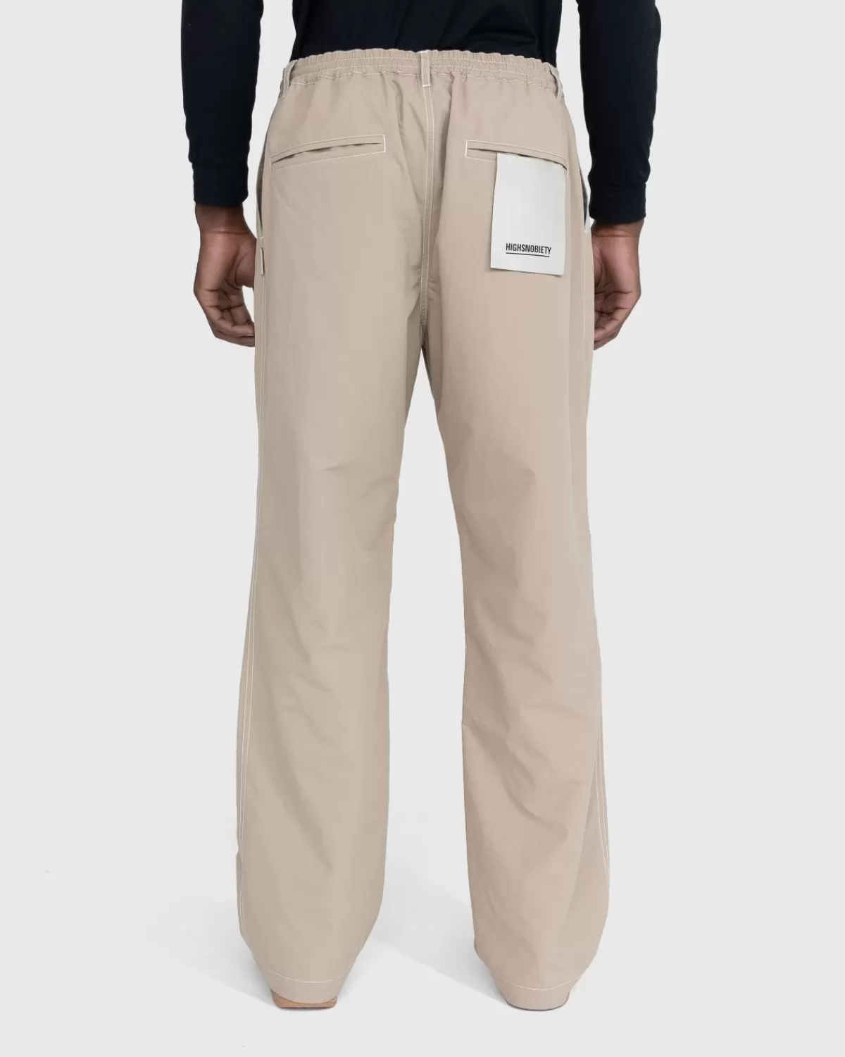 highsnobiety_contraststeekbroek_beige_5.webp Broek^Highsnobiety Contraststeekbroek Beige