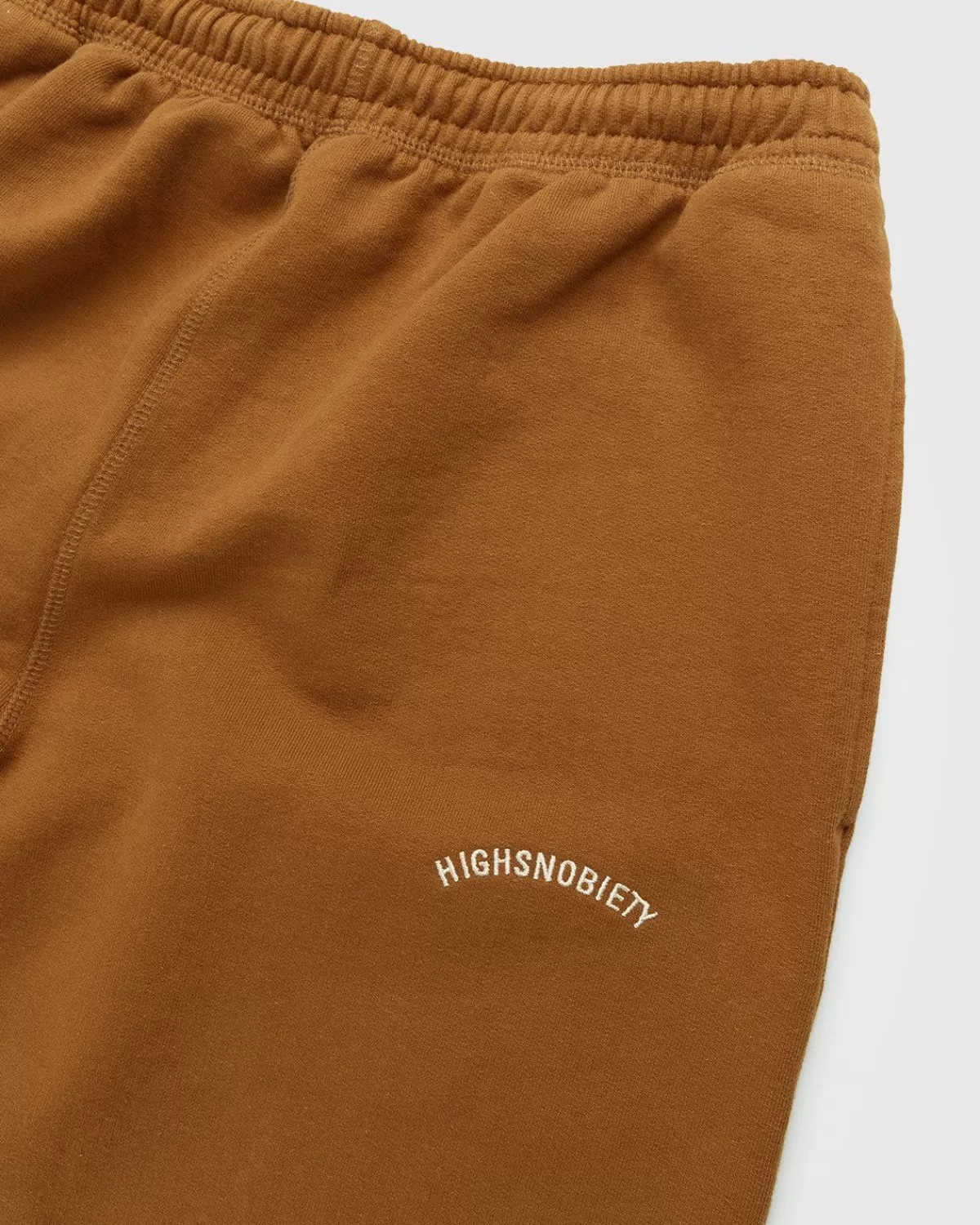 highsnobiety_fleece_staplesbroek_met_logo_acorn_5.webp Broek^Highsnobiety Fleece Staples-Broek Met Logo Acorn