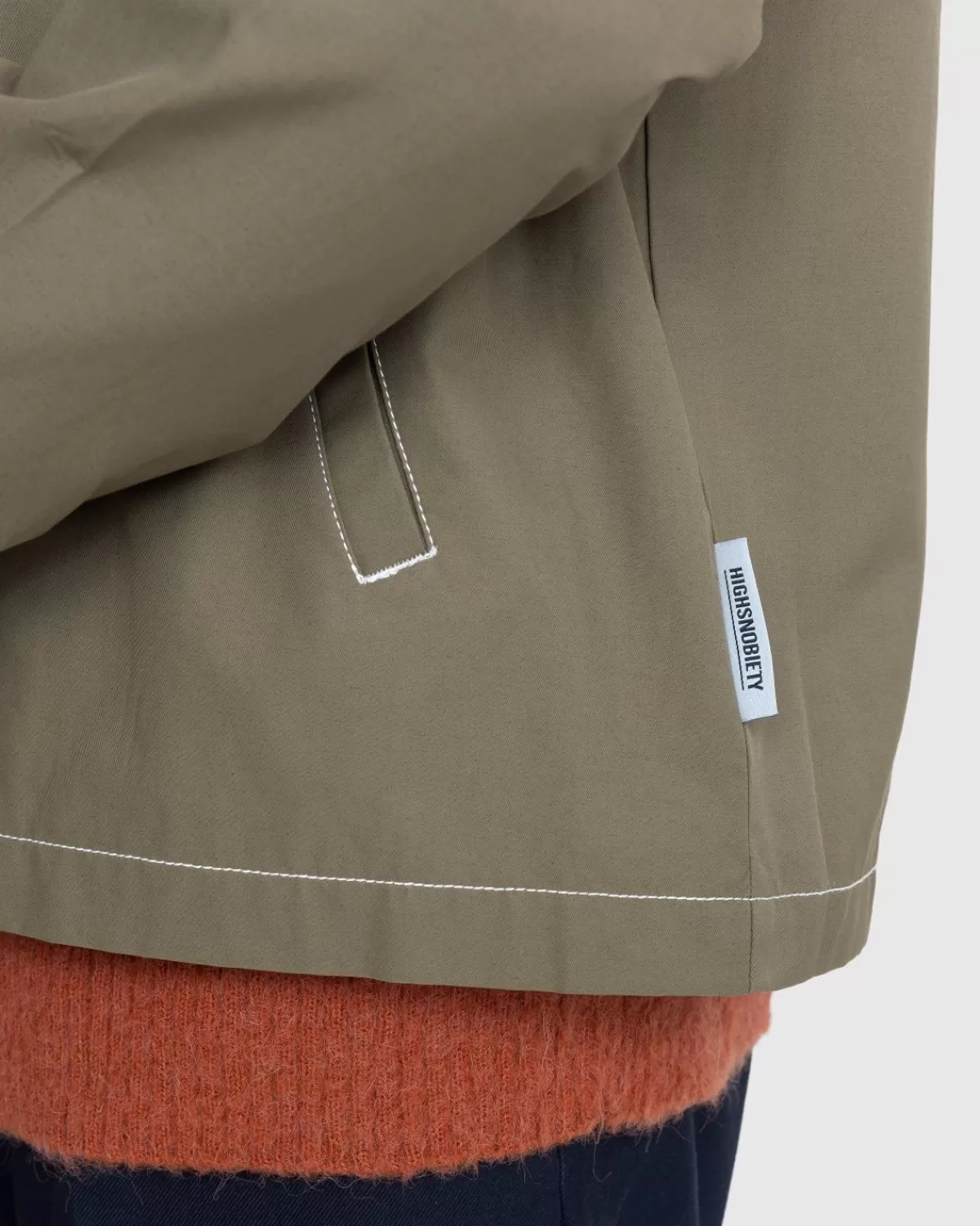 highsnobiety_geborsteld_nylon_jack_olijfgroen_8.webp Bovenkleding^Highsnobiety Geborsteld Nylon Jack Olijfgroen