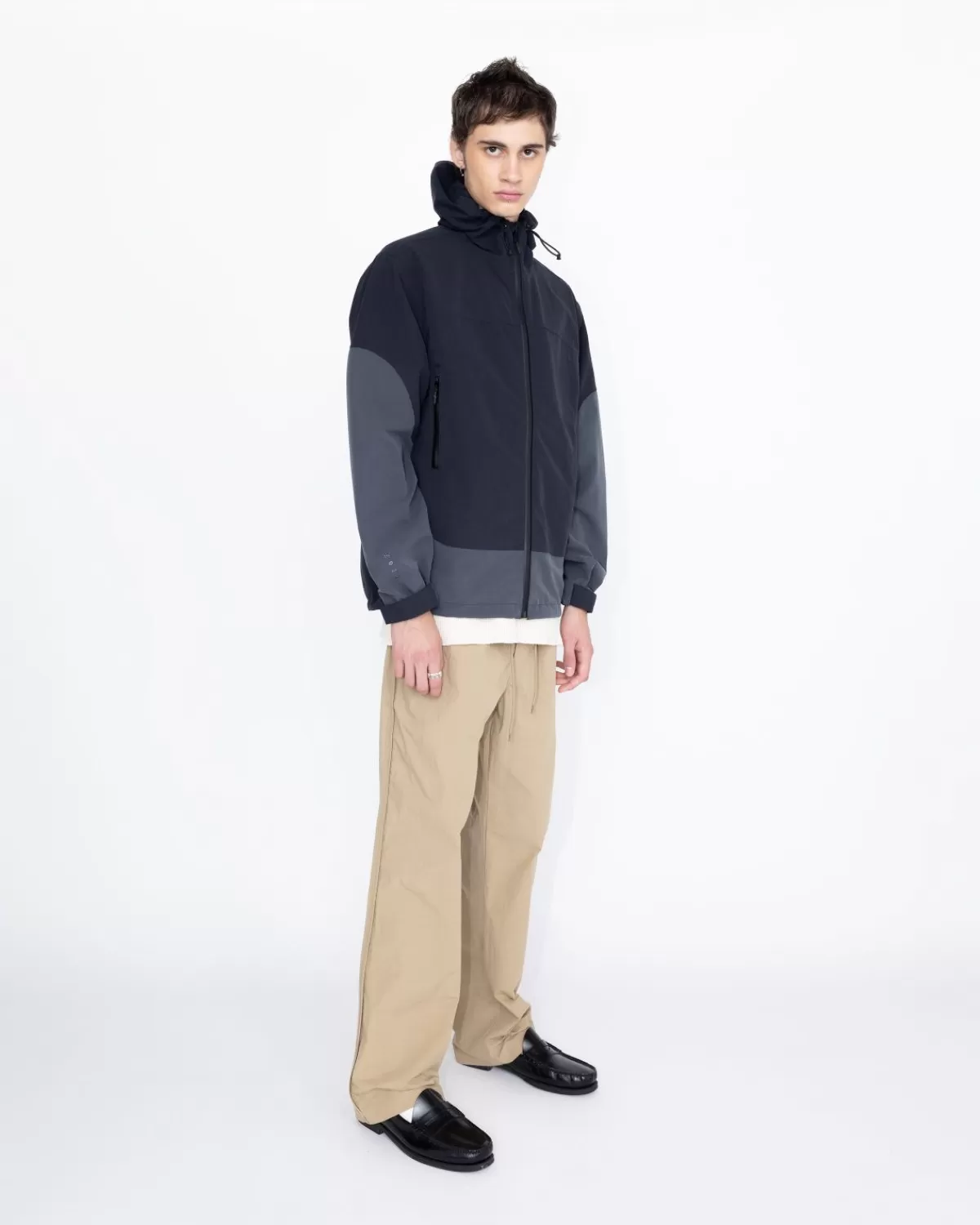 highsnobiety_hs05_3laags_getapet_nylon_jack_zwart_3.webp Bovenkleding^Highsnobiety HS05 3-Laags Getapet Nylon Jack Zwart