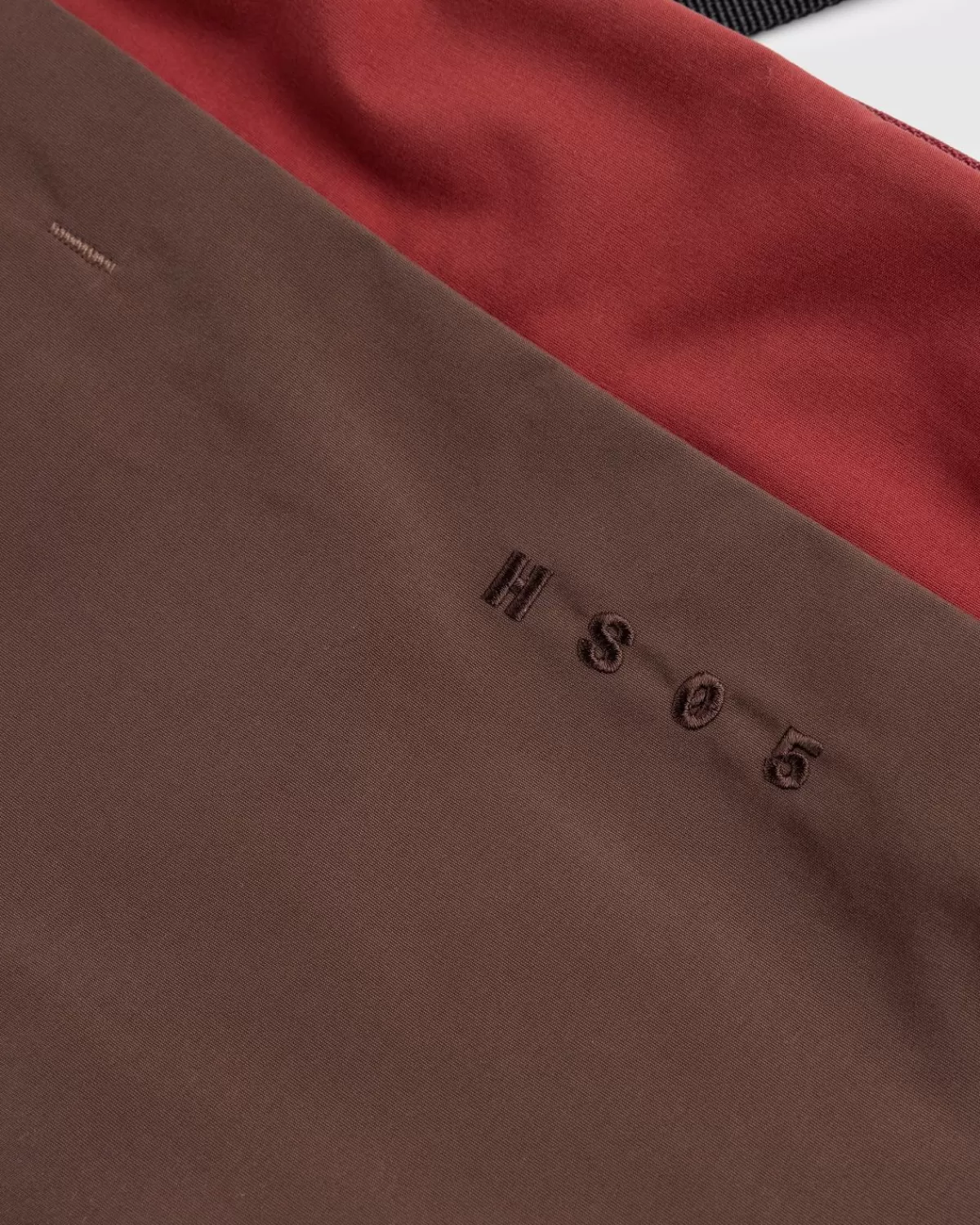 highsnobiety_hs05_3laags_nylon_zijtas_rood_6.webp Highsnobiety HS05 3-Laags Nylon Zijtas Rood Cheap