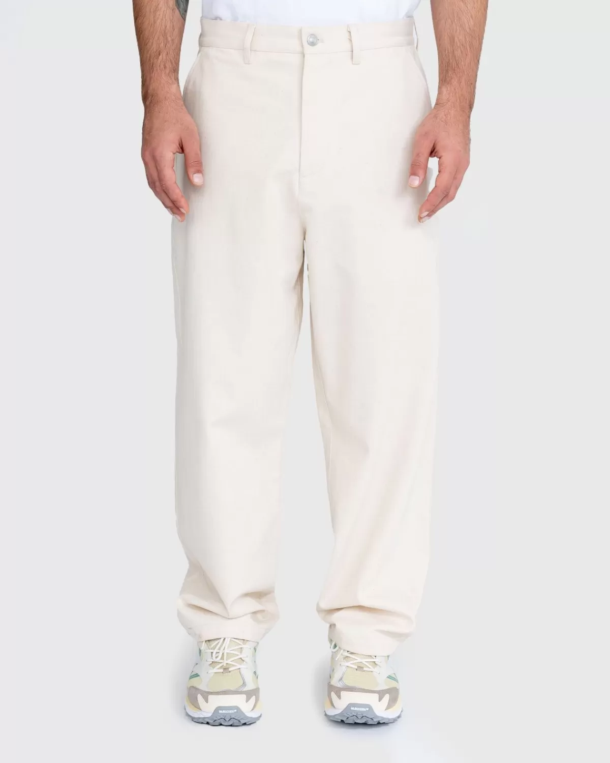 highsnobiety_katoenen_boorbroek_naturel_10.webp Broek^Highsnobiety Katoenen Boorbroek Naturel