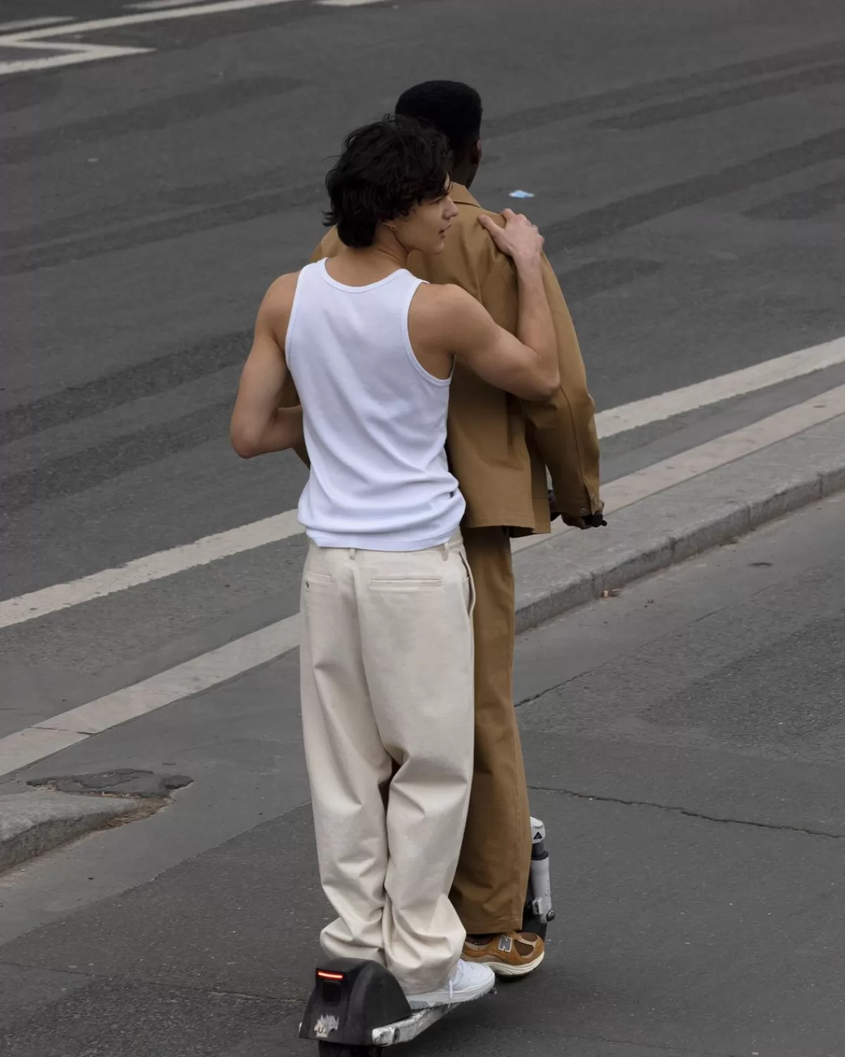 highsnobiety_katoenen_drill_chore_jack_bruin_3.webp Bovenkleding^Highsnobiety Katoenen Drill Chore Jack Bruin