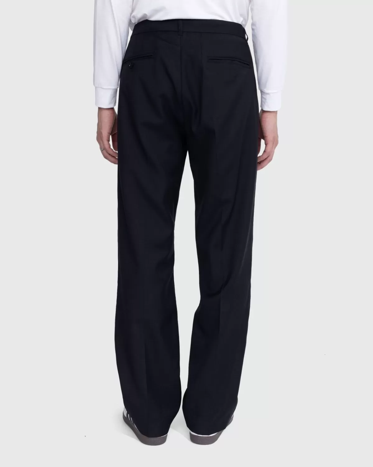 highsnobiety_tropische_wollen_pakbroek_zwart_4.webp Broek^Highsnobiety Tropische Wollen Pakbroek Zwart