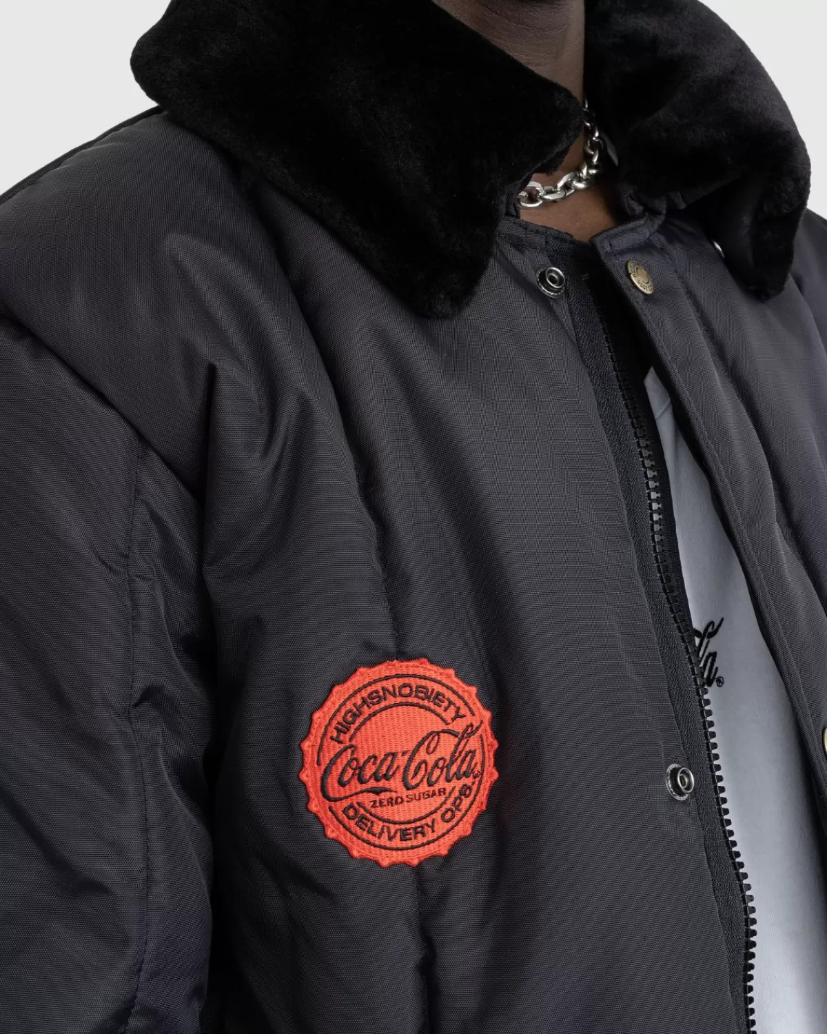 Bovenkleding^Highsnobiety X Coca-Cola Zero Sugar Refrigiwear Iron-Tuff® Polar Jacket Zwart