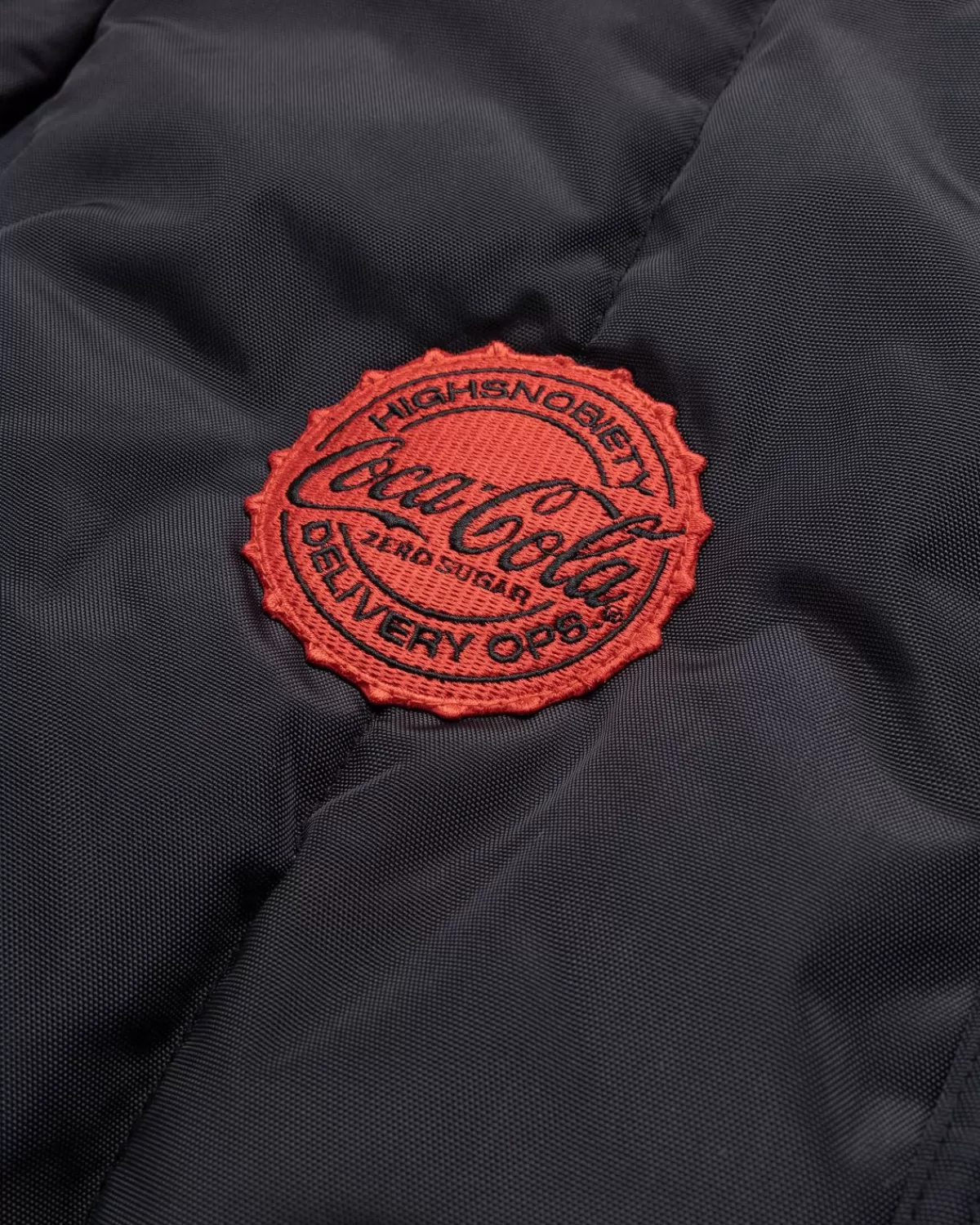 Bovenkleding^Highsnobiety X Coca-Cola Zero Sugar Refrigiwear Iron-Tuff® Polar Jacket Zwart