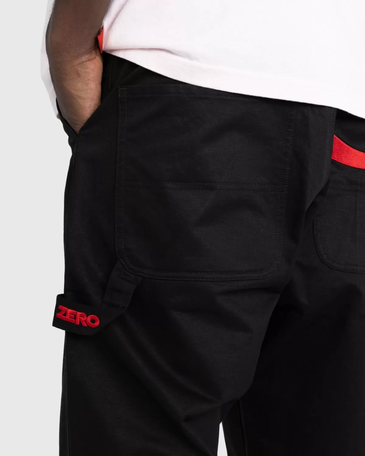 highsnobiety_x_cocacola_zero_sugar_werkbroek_zwart_5.webp Broek^Highsnobiety X Coca-Cola Zero Sugar Werkbroek Zwart