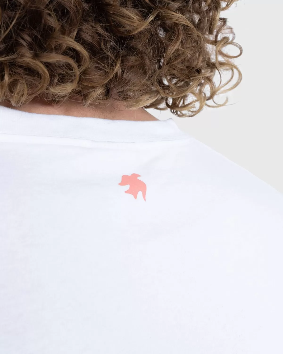 highsnobiety_x_sant_ambroeus_tshirt_wit_5.webp Highsnobiety X Sant Ambroeus T-Shirt Wit Online