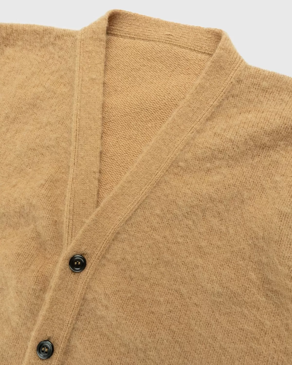 j_press_x_highsnobiety_shaggy_hondenvest_beige_5.webp Gebreide Kleding^J. Press X Highsnobiety Shaggy Hondenvest Beige