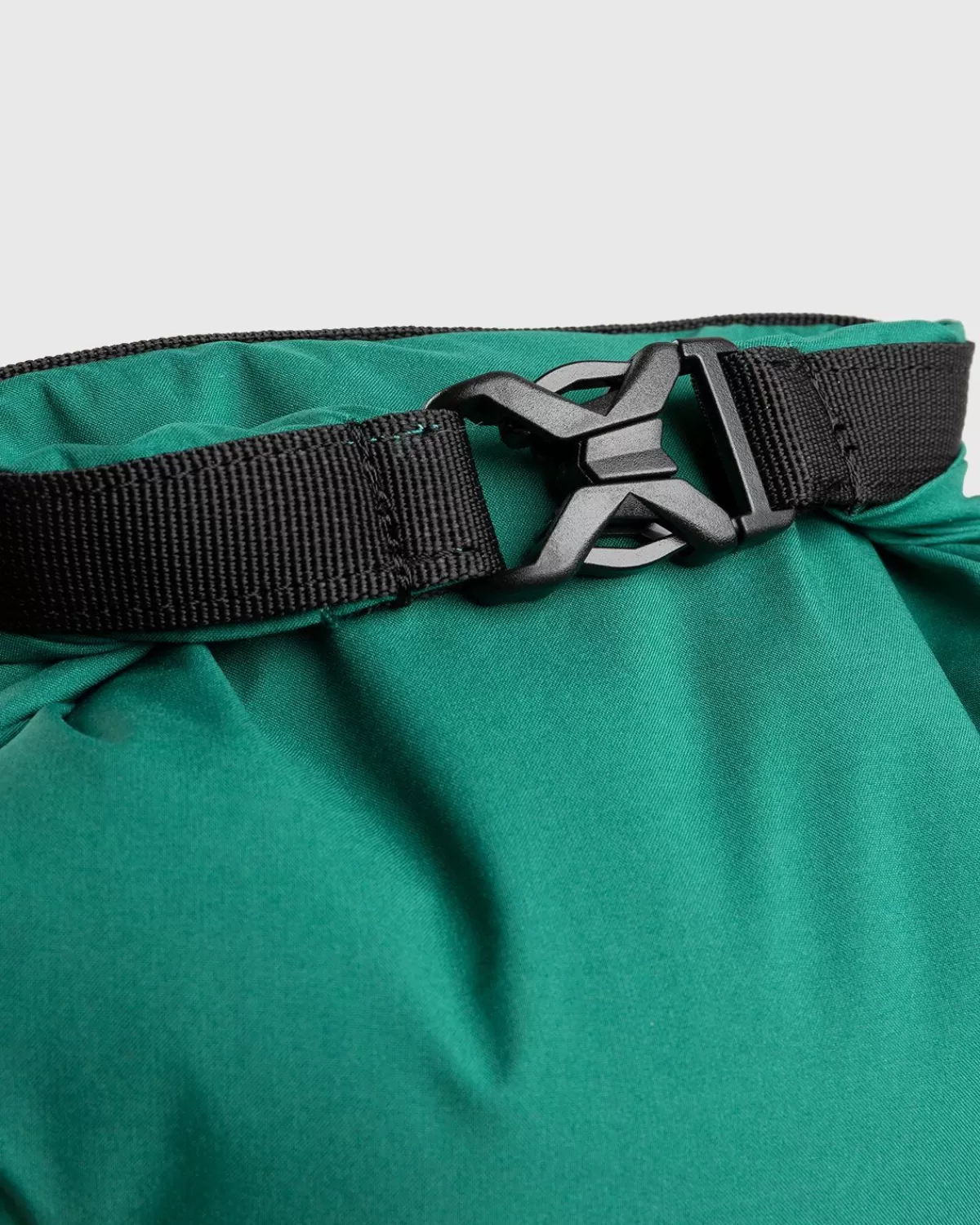 jack_wolfskin_x_highsnobiety_hs_sports_roll_sack_pine_tree_5.webp Jack Wolfskin X Highsnobiety Hs Sports Roll Sack Pine Tree Flash Sale