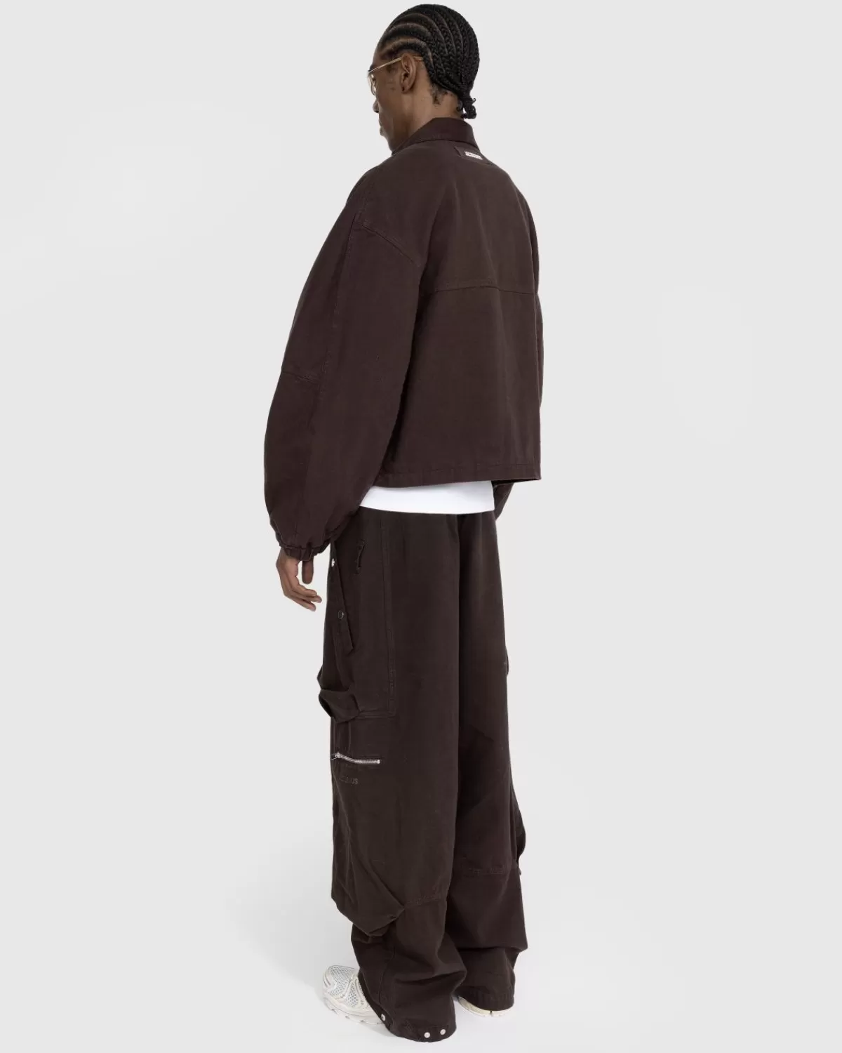 jacquemus_le_cargo_croissant_donkerbruin_5.webp Broek^JACQUEMUS Le Cargo Croissant Donkerbruin