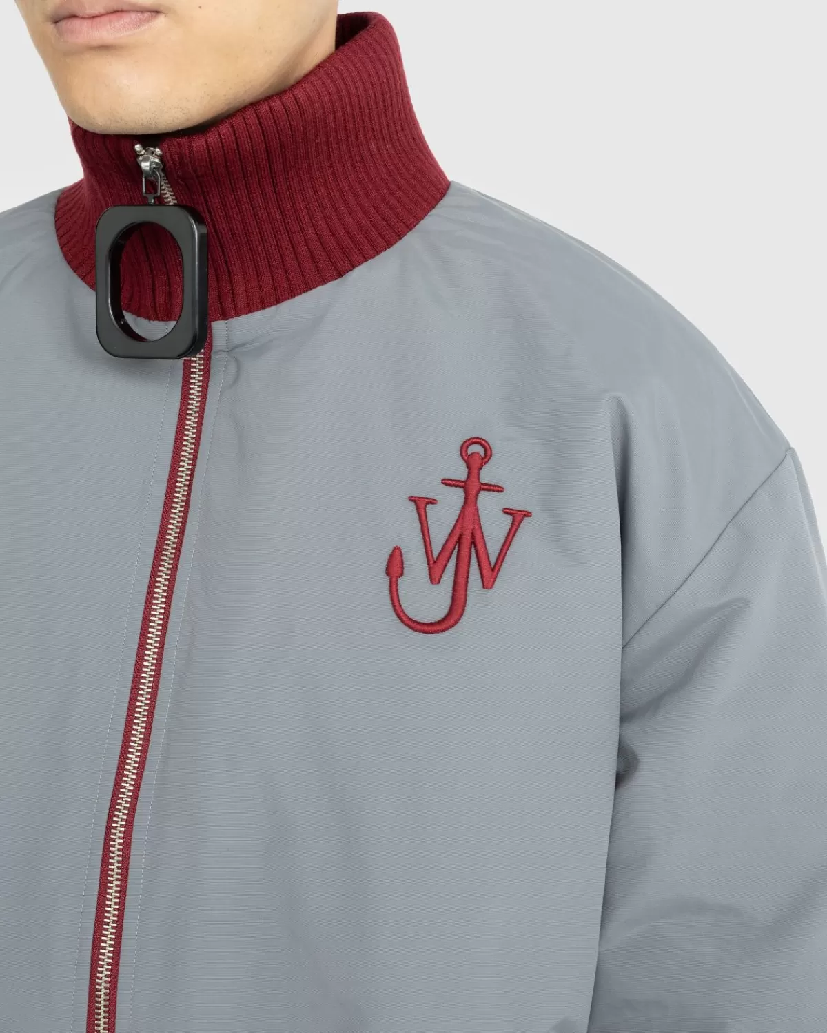 jw_anderson__contrasterende_blouson_met_ritssluiting_aan_de_voorkant_grijs_2.webp Bovenkleding^J.W. Anderson Jw Anderson - Contrasterende Blouson Met Ritssluiting Aan De Voorkant Grijs