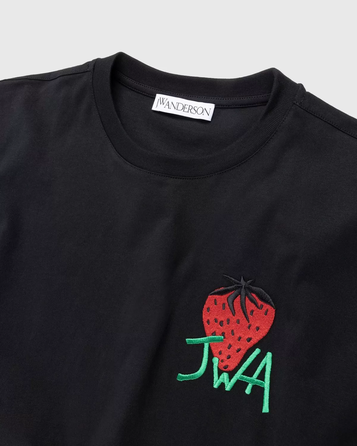 jw_anderson_geborduurd_aardbei_jwa_tshirt_zwart_3.webp J.W. Anderson Jw Anderson Geborduurd Aardbei Jwa T-Shirt Zwart Cheap