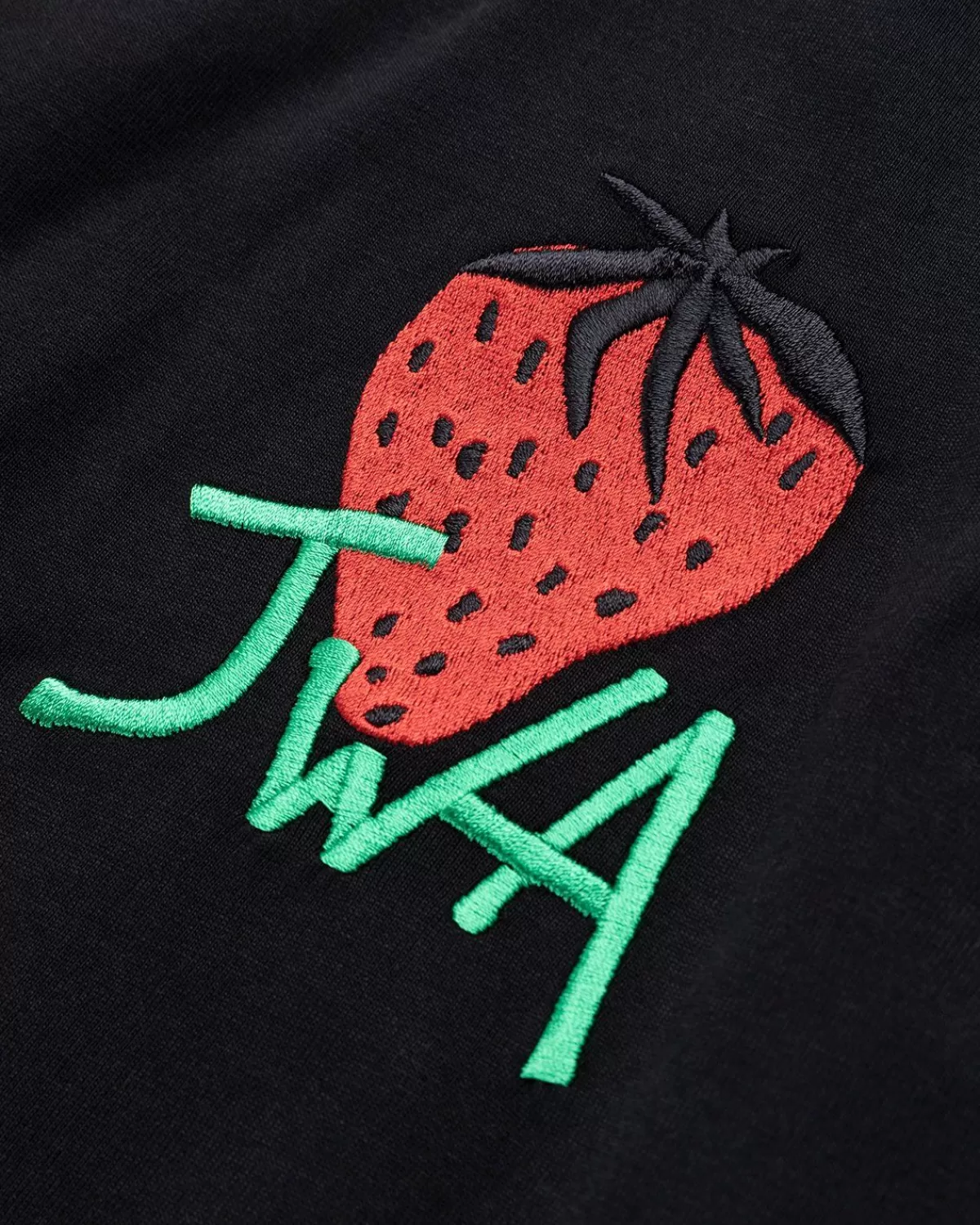 jw_anderson_geborduurd_aardbei_jwa_tshirt_zwart_4.webp J.W. Anderson Jw Anderson Geborduurd Aardbei Jwa T-Shirt Zwart Cheap