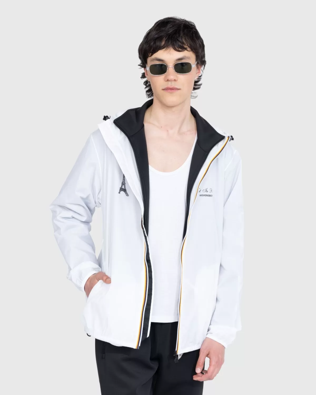 kway_x_highsnobiety_le_vrai_30_claude_wit_4.webp Bovenkleding^K-Way X Highsnobiety Le Vrai 3.0 Claude Wit