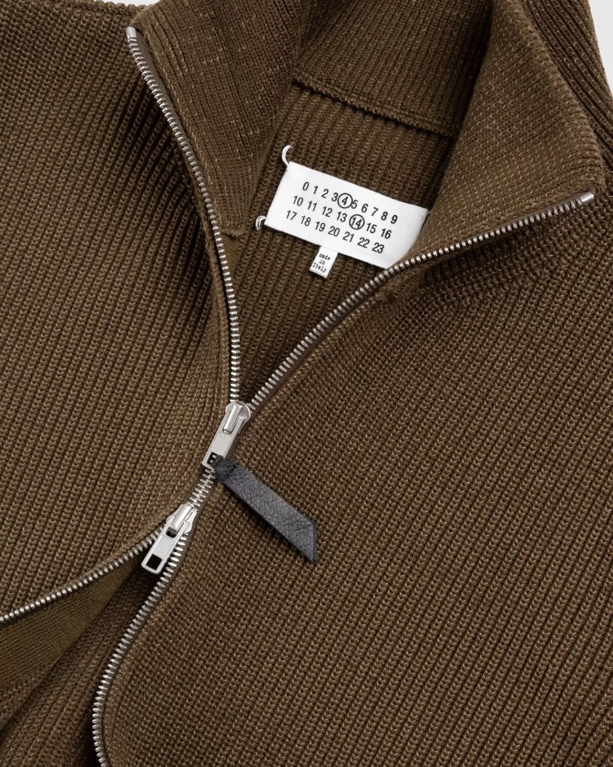 maison_margiela_gebreid_vest_met_ritssluiting_bruin_5.webp Gebreide Kleding^Maison Margiela Gebreid Vest Met Ritssluiting Bruin