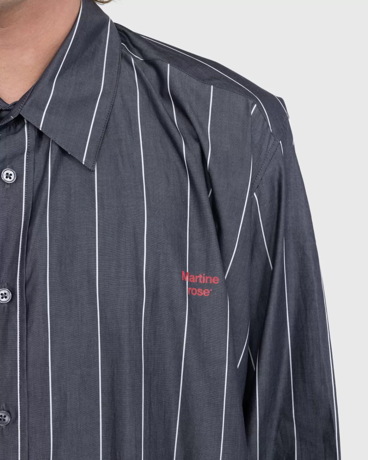 martine_rose_pulled_neck_shirt_grijswit_6.webp Overhemden^Martine Rose Pulled Neck Shirt Grijs/Wit