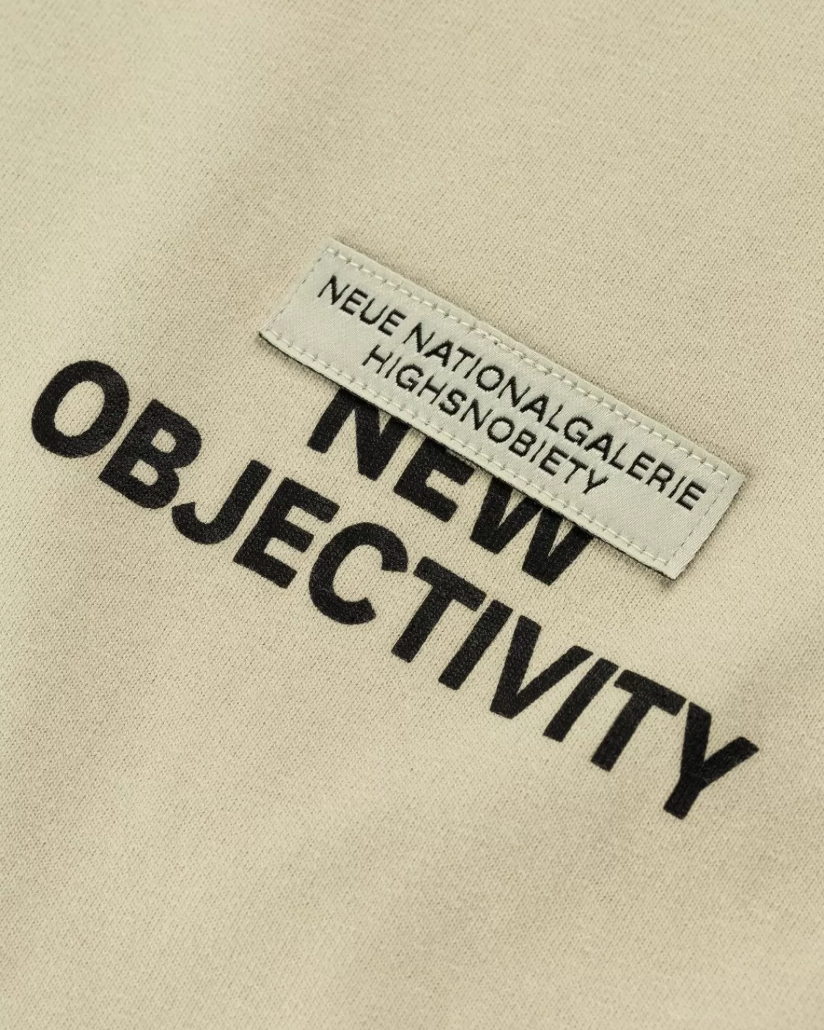 neue_nationalgalerie_x_highsnobiety_berlijn_berlijn_3_nieuw_objectivity_tshirt_grijs_5.webp Neue Nationalgalerie X Highsnobiety Berlijn, Berlijn 3 Nieuw Objectivity T-Shirt Grijs New
