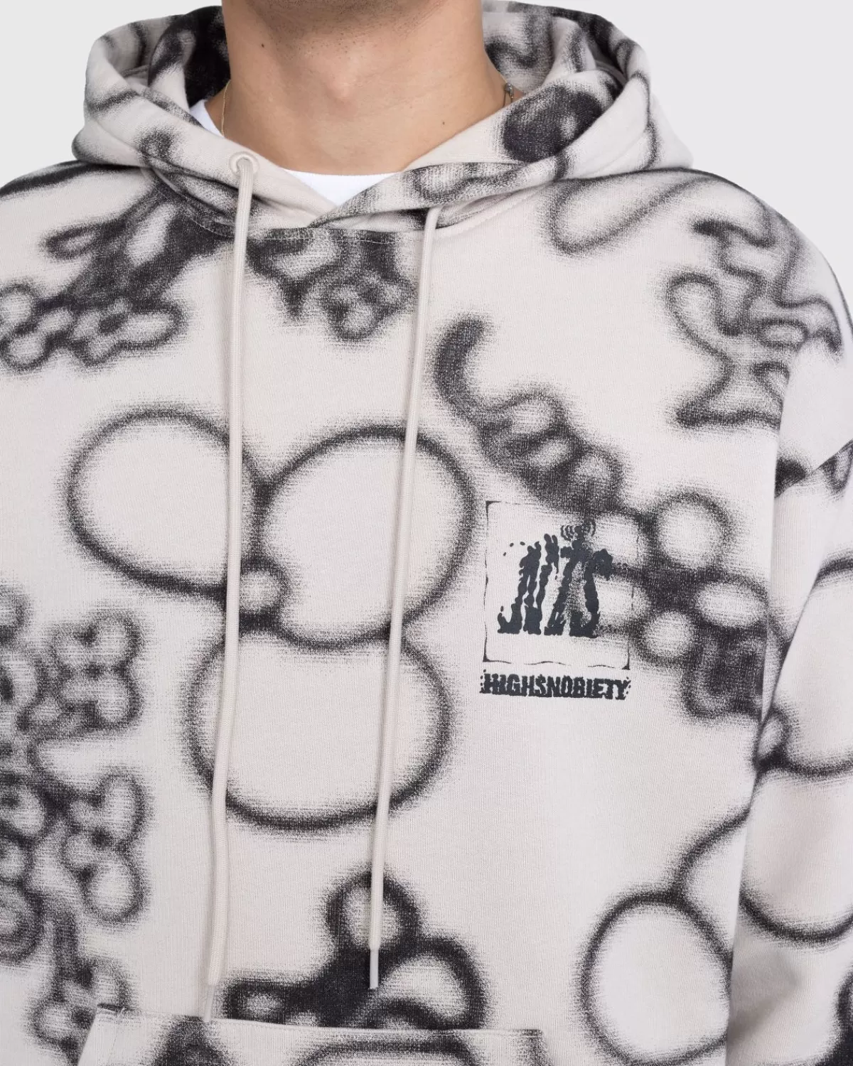 nts_x_highsnobiety_fleece_bloemenhoodie_ivoorzwart_8.webp NTS X Highsnobiety Fleece Bloemenhoodie Ivoor/Zwart Store
