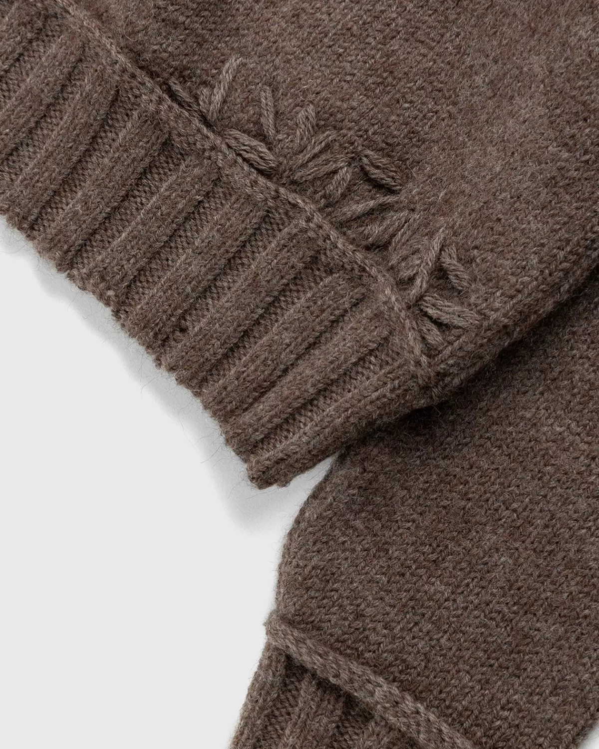 phipps_bloemenbrei_bruin_3.webp Gebreide Kleding^Phipps Bloemenbrei Bruin