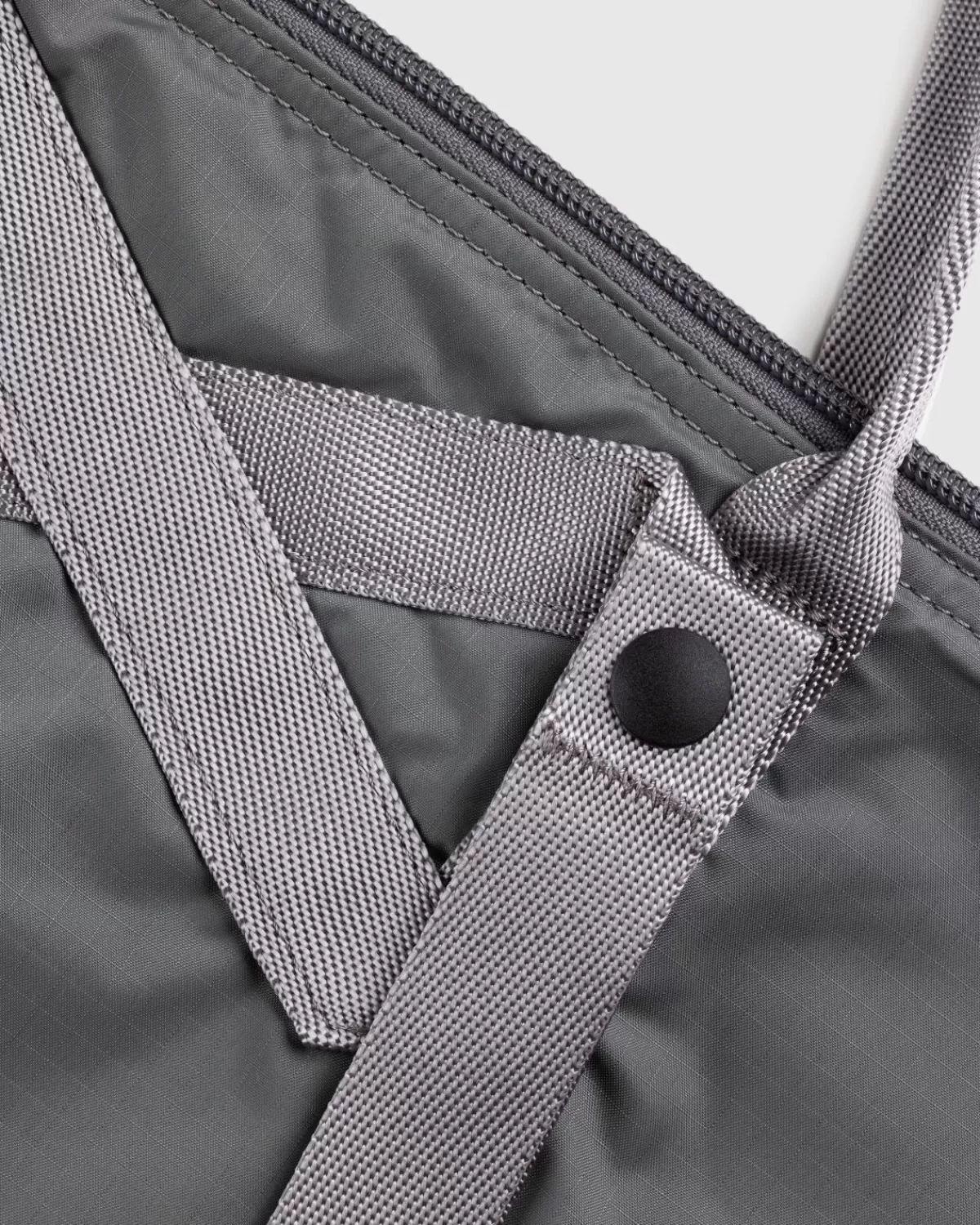 porteryoshida__co_flex_2weg_draagtas_grijs_3.webp Porter-Yoshida & Co. Flex 2-Weg Draagtas Grijs Shop