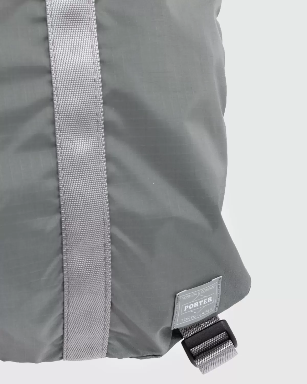 porteryoshida__co_flex_2weg_draagtas_grijs_4.webp Porter-Yoshida & Co. Flex 2-Weg Draagtas Grijs Shop