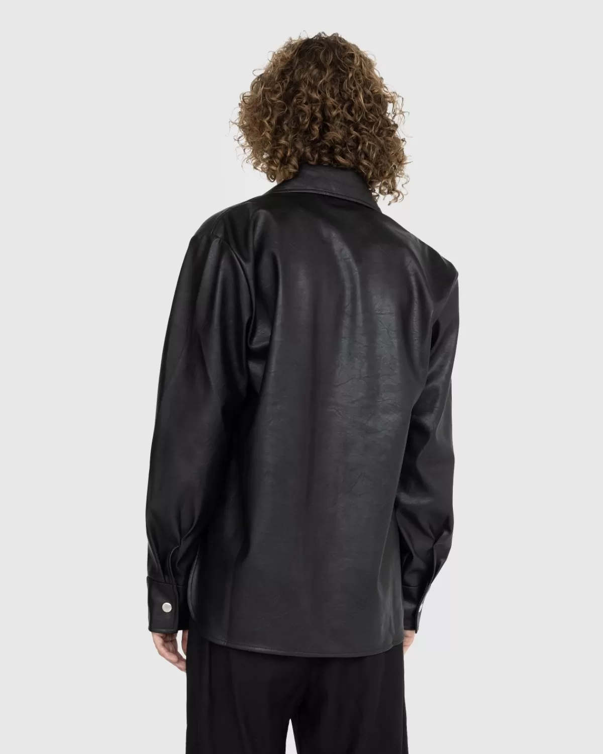 sefr_regenachtiger_overshirt_space_black_1.webp Bovenkleding^Séfr Sefr Regenachtiger Overshirt Space Black